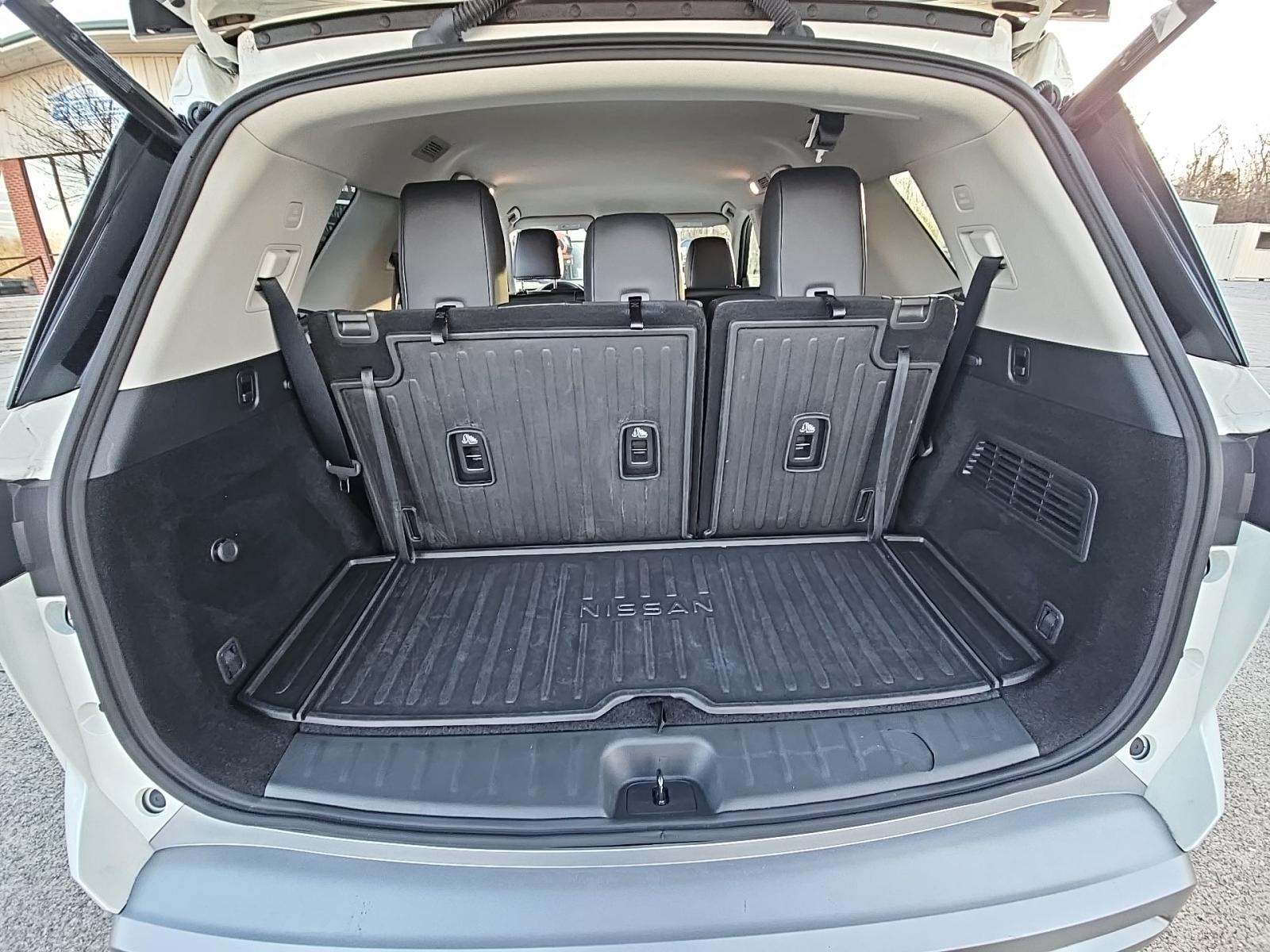 2023 Nissan Pathfinder SL AWD