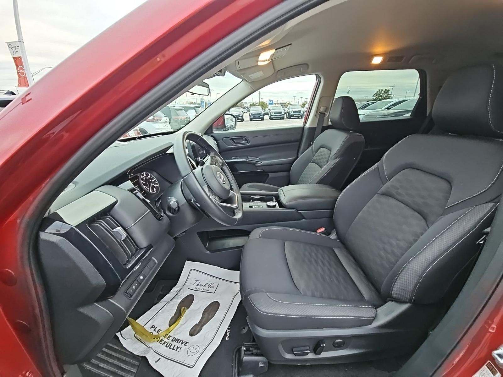 2024 Nissan Pathfinder SV AWD