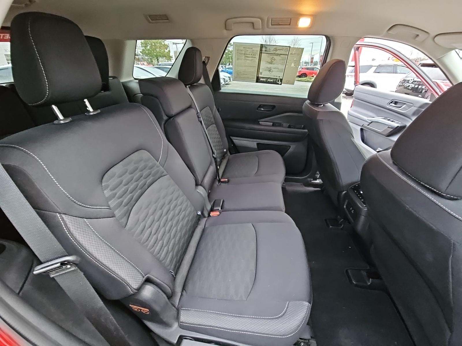 2024 Nissan Pathfinder SV AWD