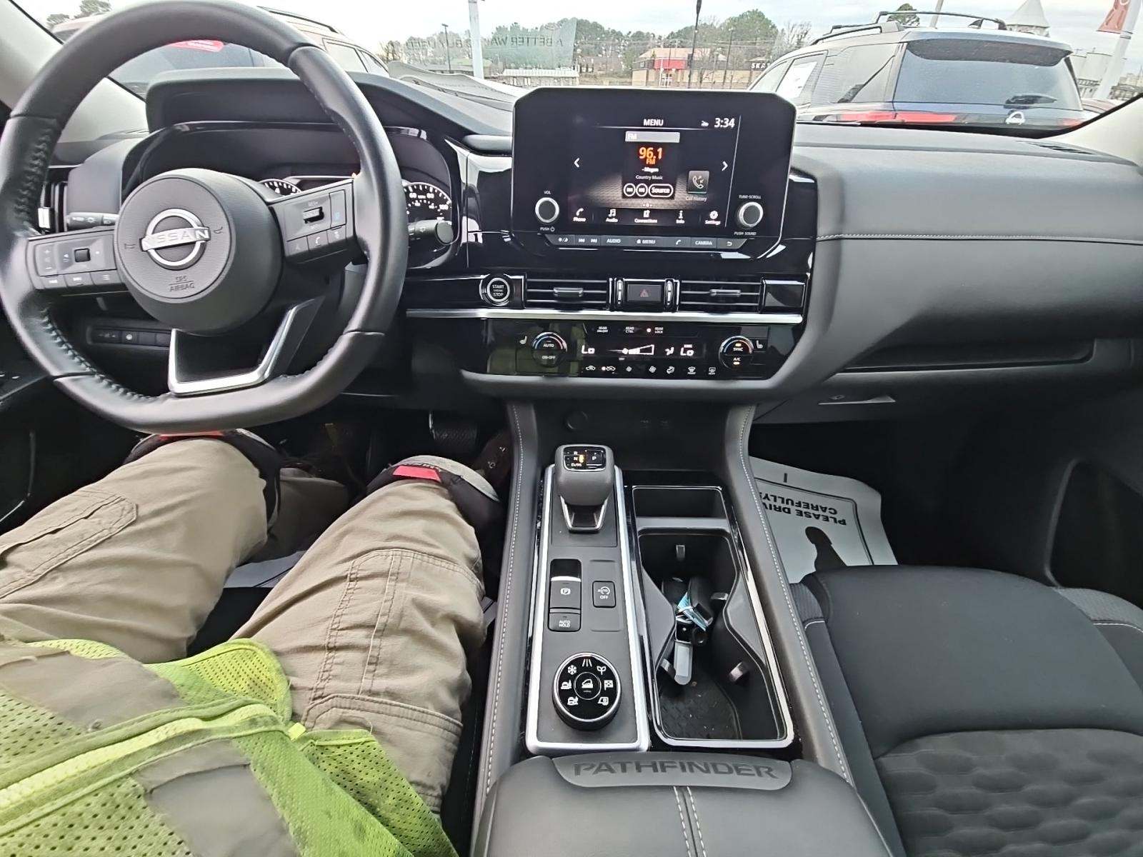 2024 Nissan Pathfinder SV AWD