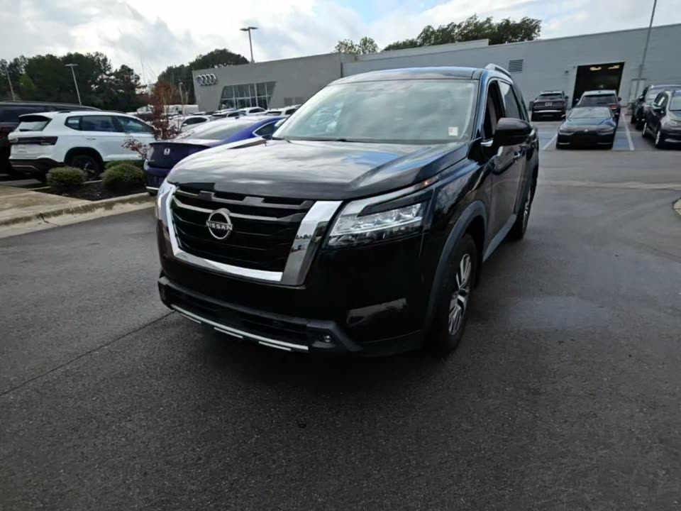 2022 Nissan Pathfinder SL AWD