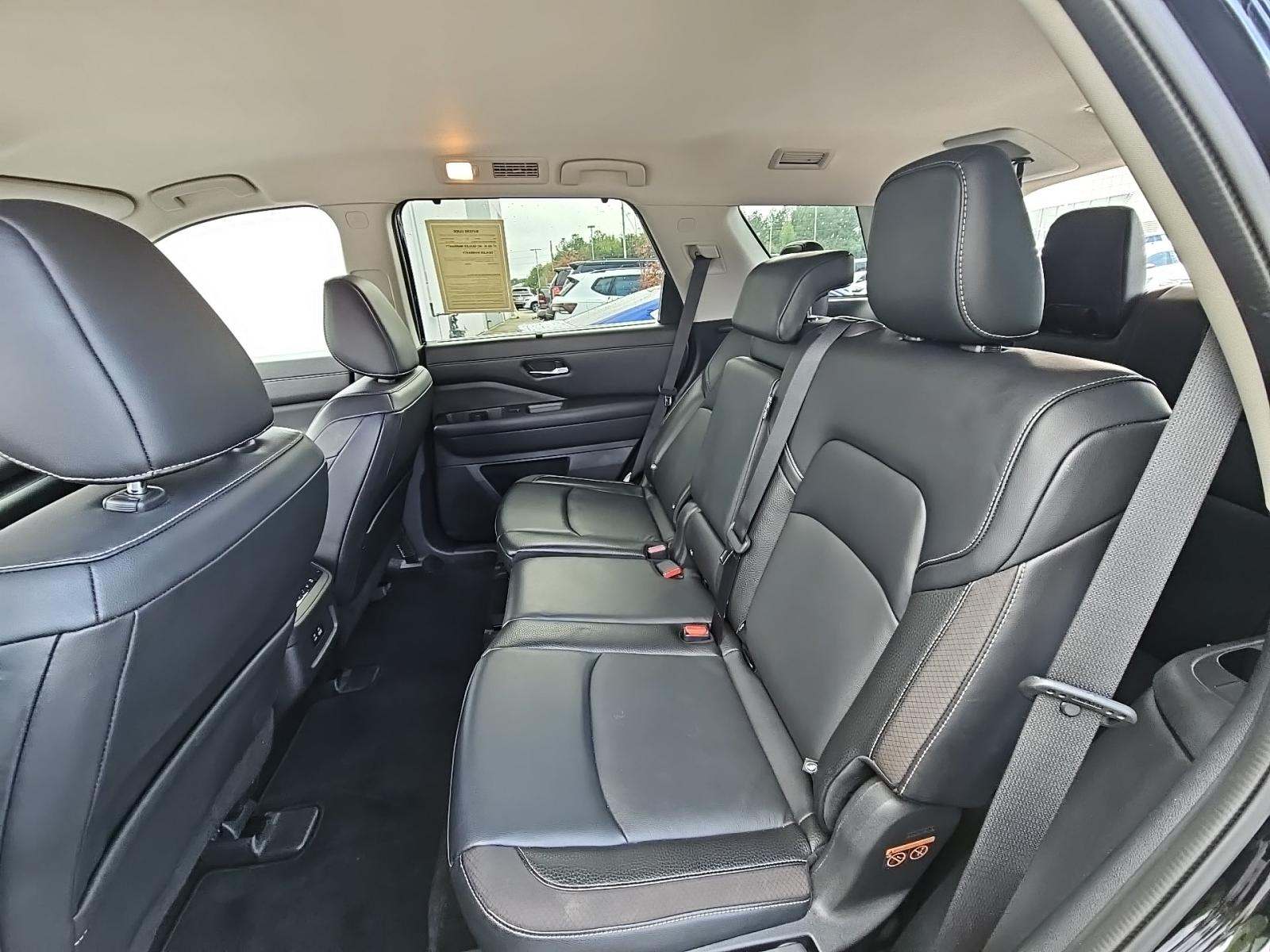 2022 Nissan Pathfinder SL AWD