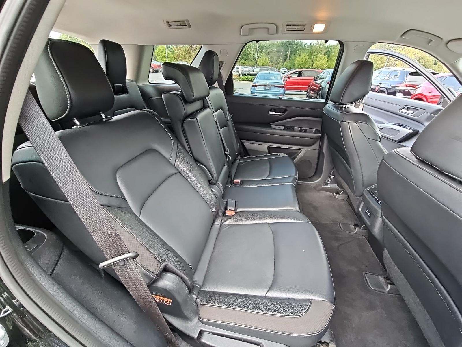 2022 Nissan Pathfinder SL AWD