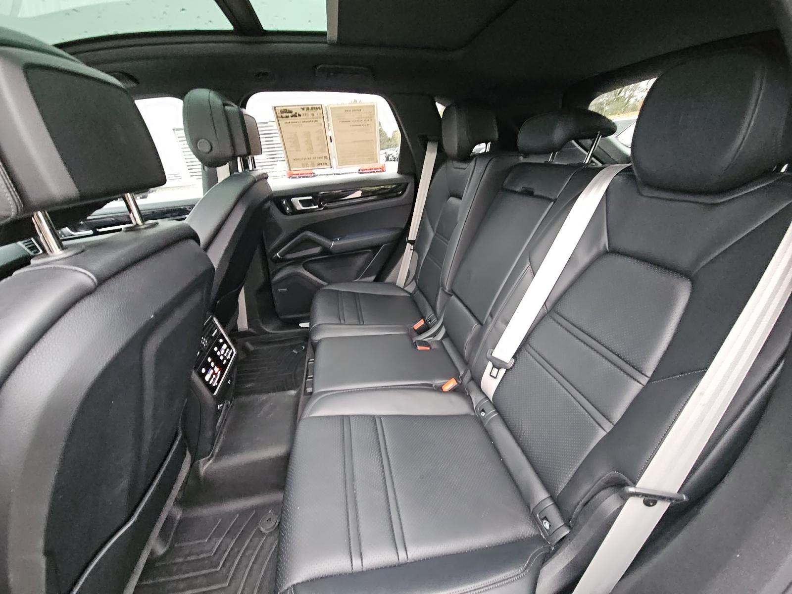 2023 Porsche Cayenne Platinum Edition AWD