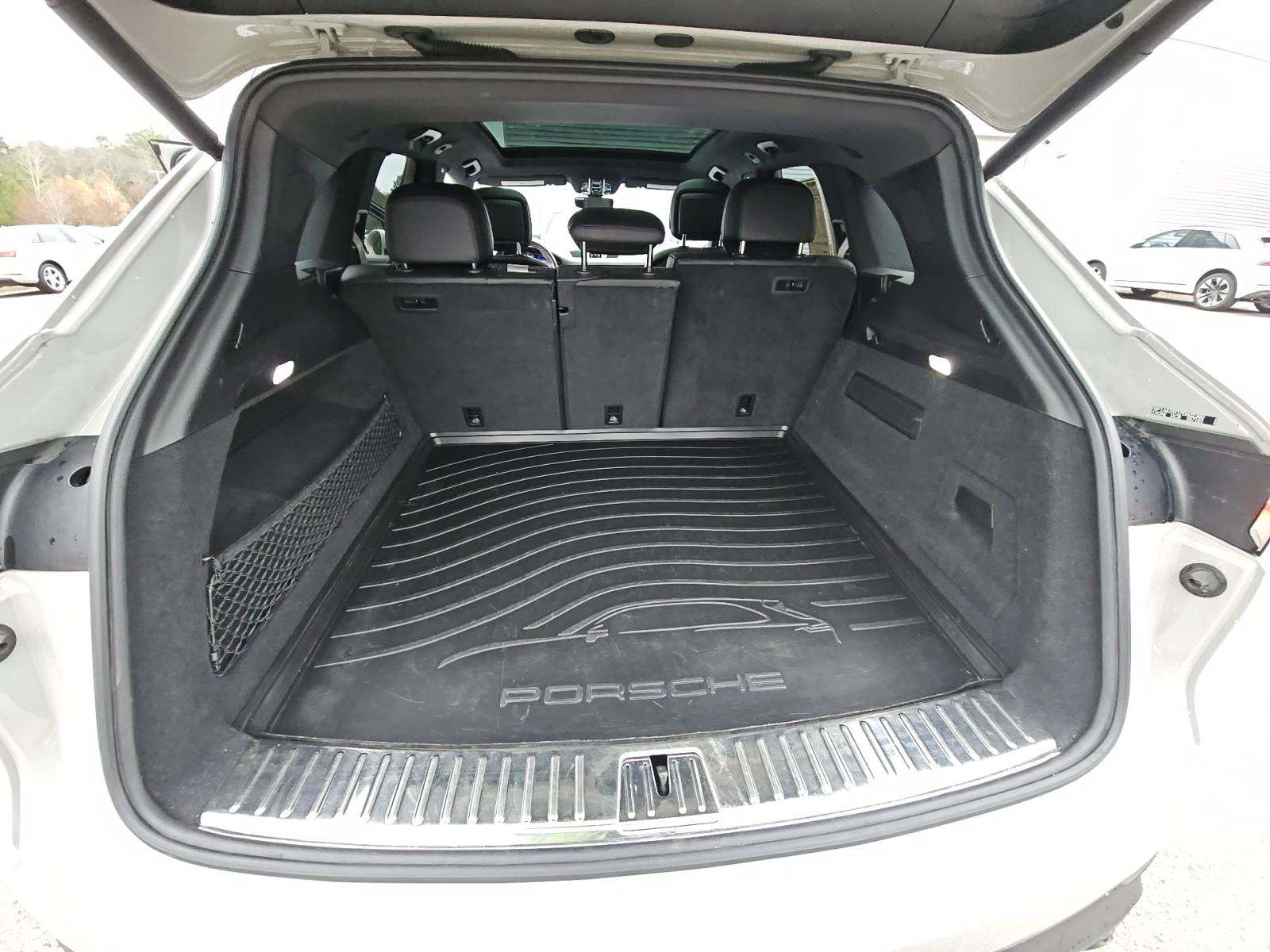 2023 Porsche Cayenne Platinum Edition AWD