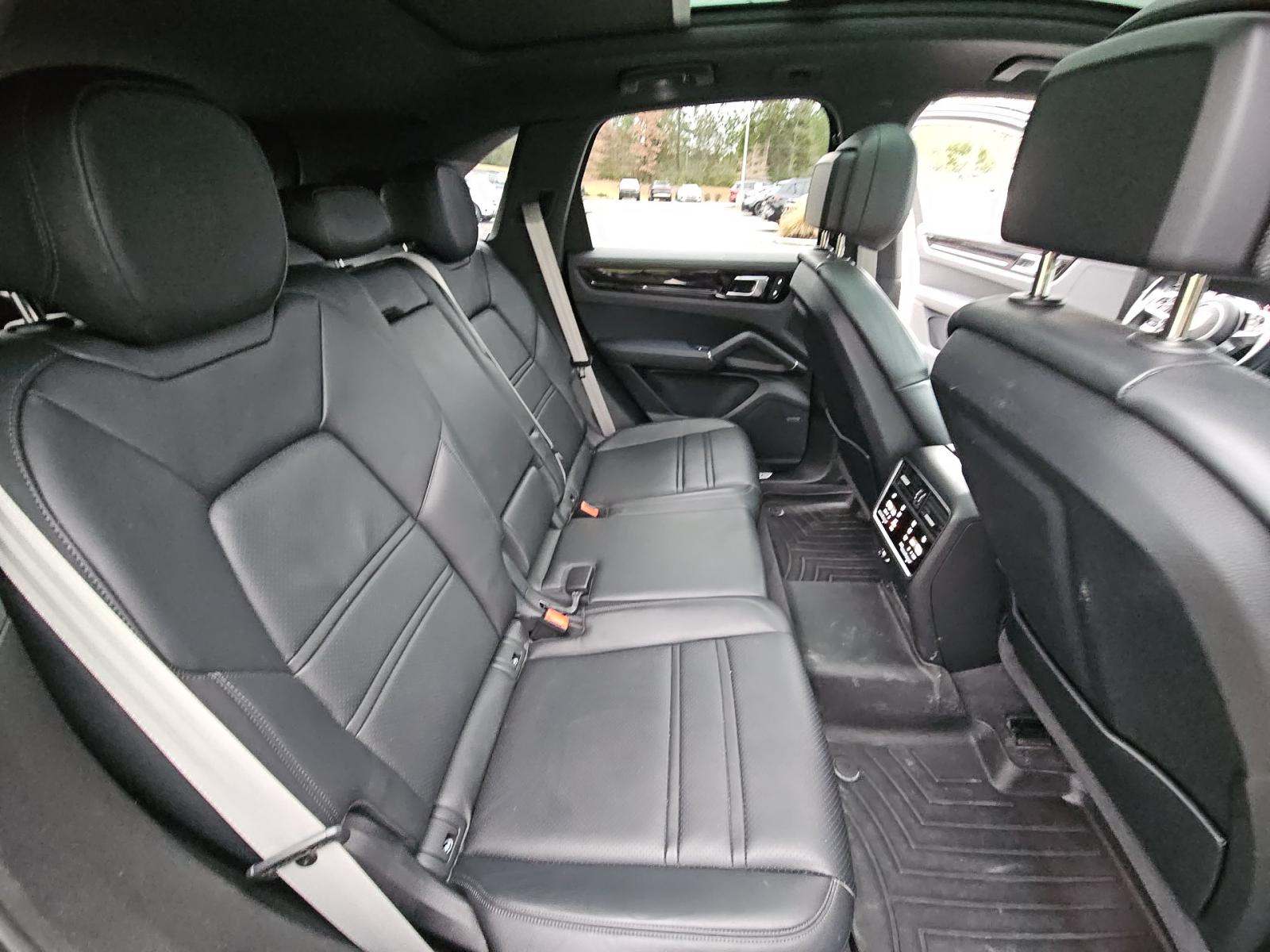 2023 Porsche Cayenne Platinum Edition AWD