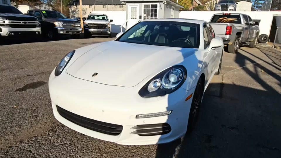 2016 Porsche Panamera 4 Edition