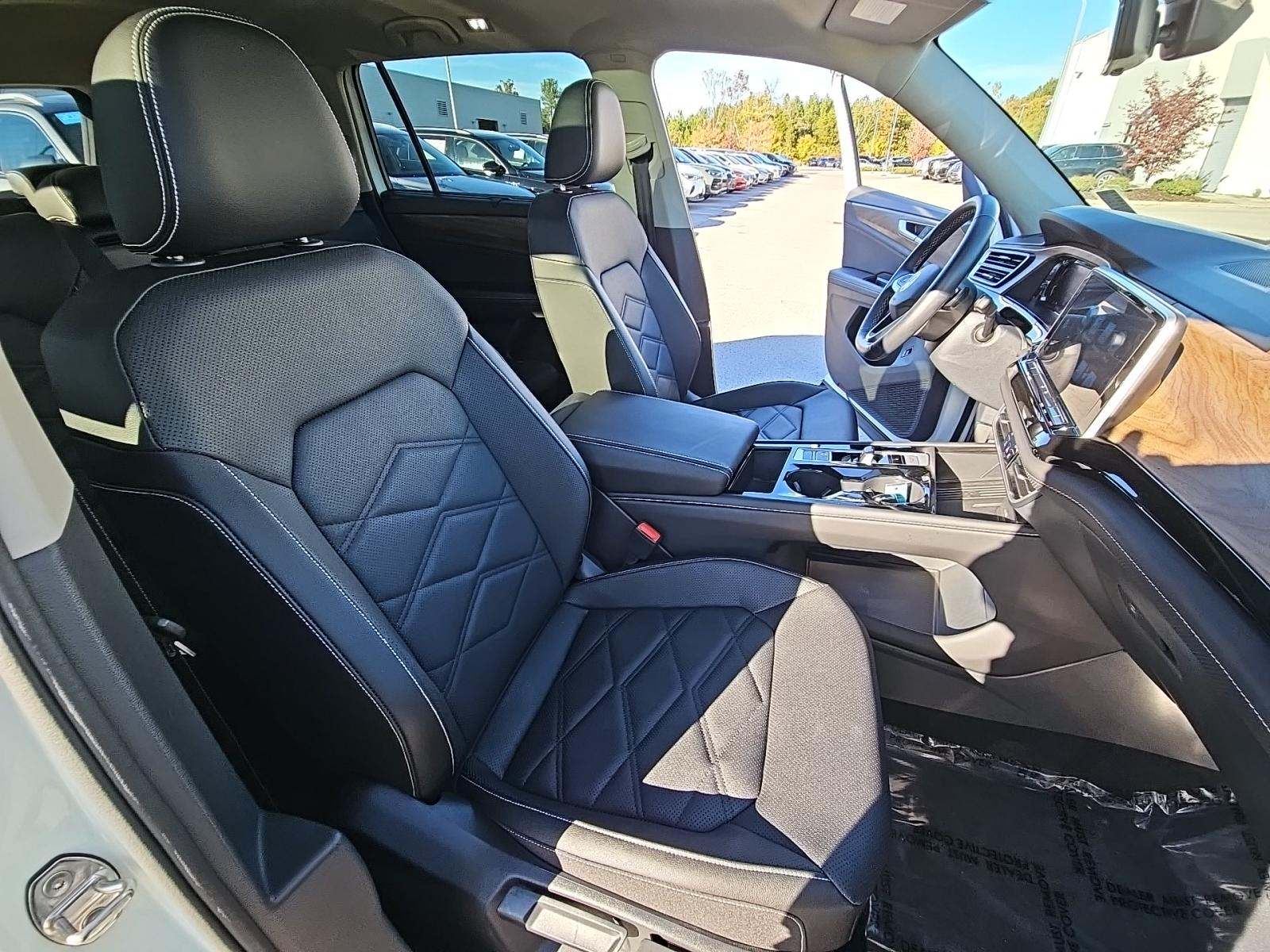 2025 Volkswagen Atlas 2.0T SE FWD