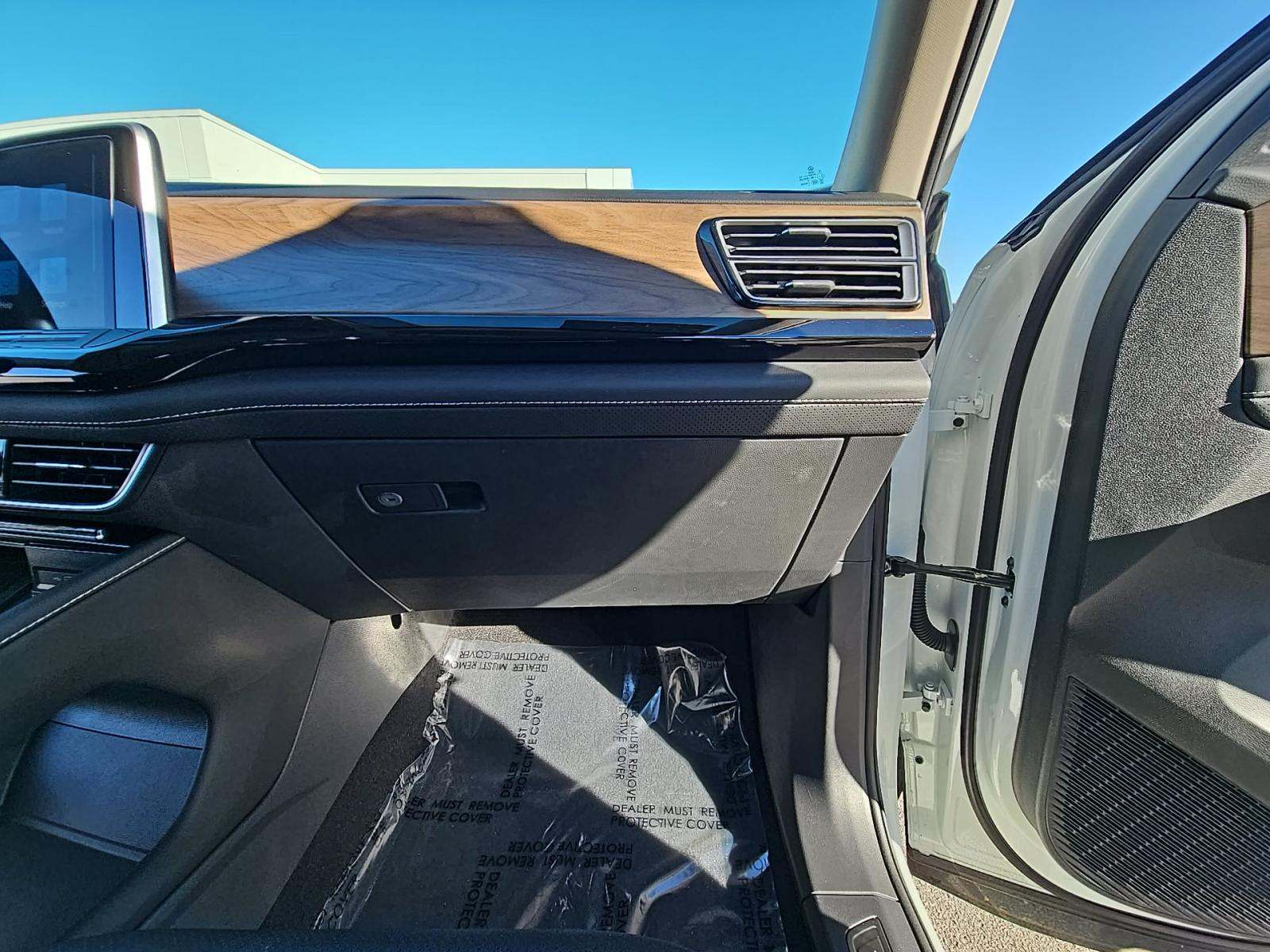 2025 Volkswagen Atlas 2.0T SE FWD