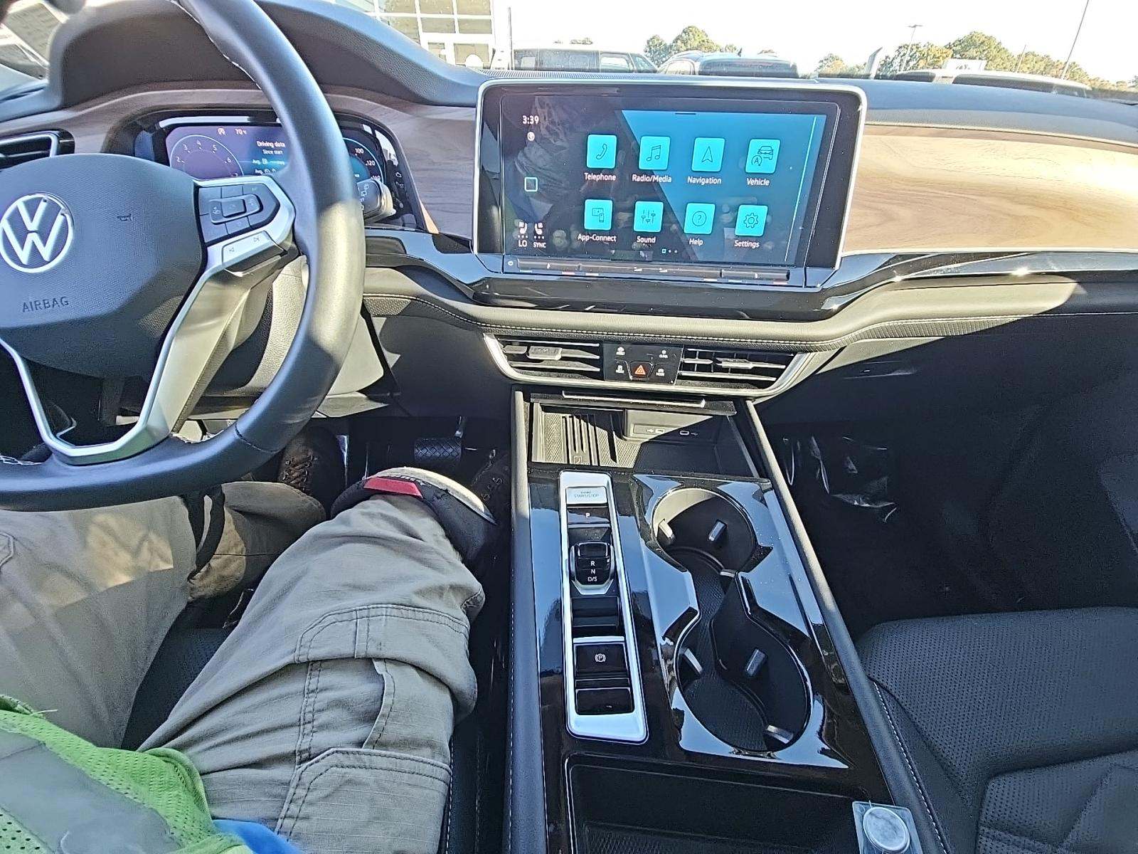 2025 Volkswagen Atlas 2.0T SE FWD