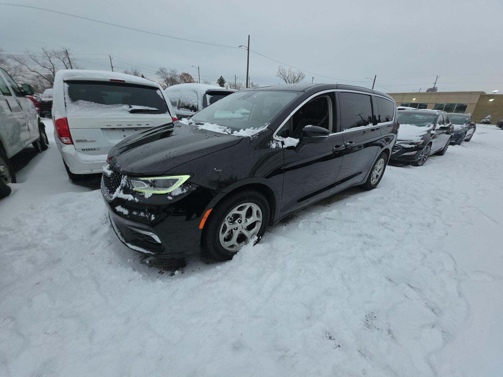 2024 Chrysler Pacifica Limited FWD