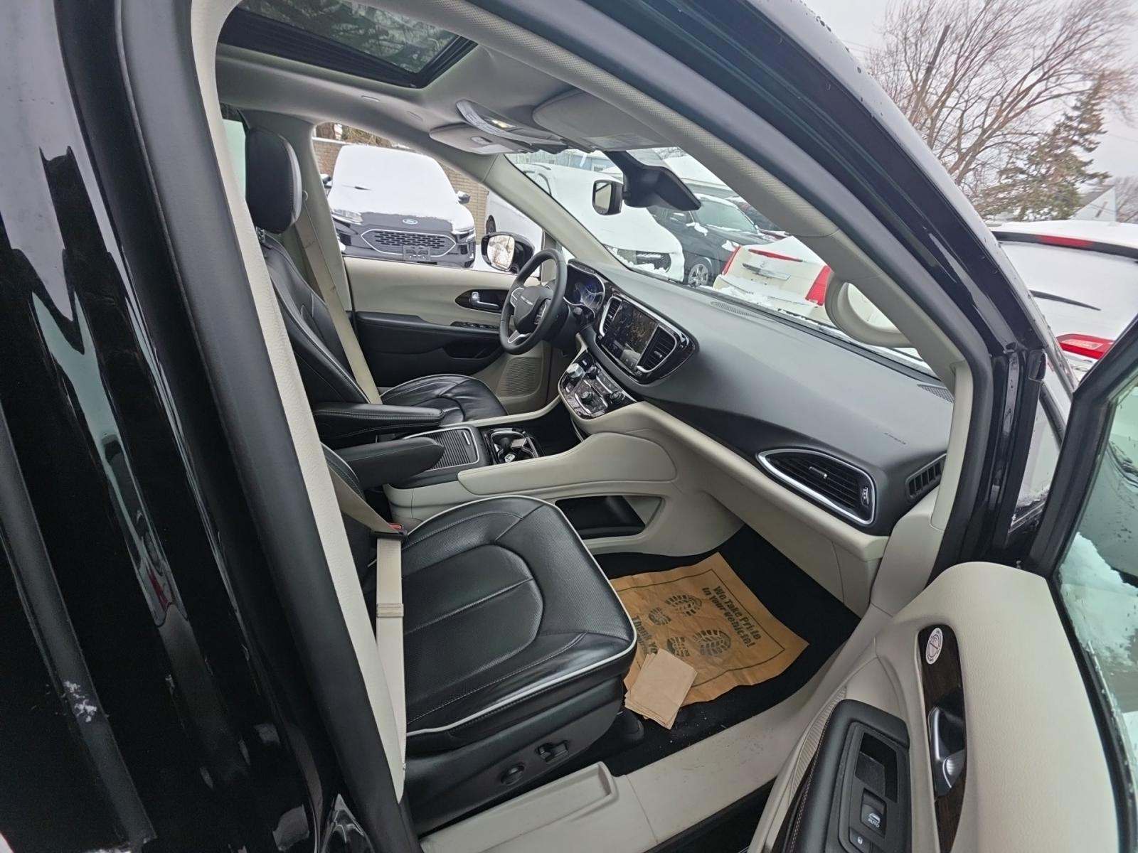 2024 Chrysler Pacifica Limited FWD