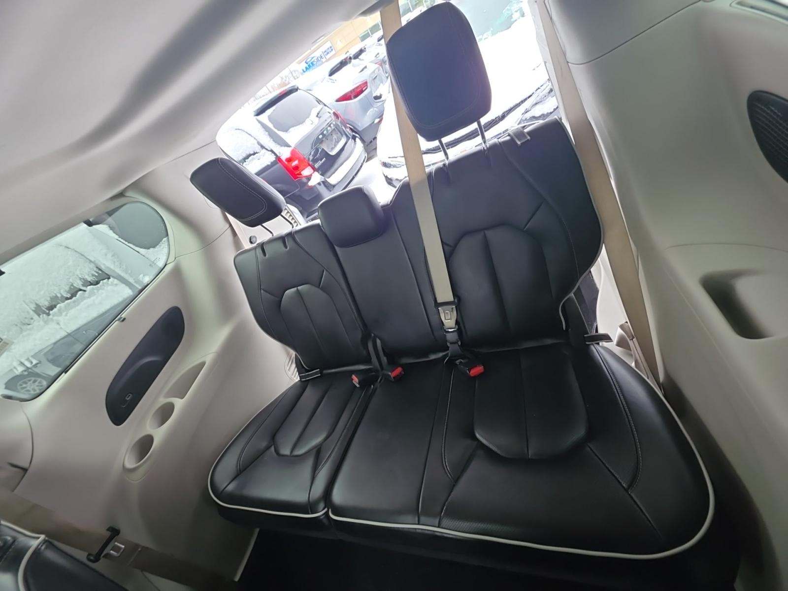 2024 Chrysler Pacifica Limited FWD