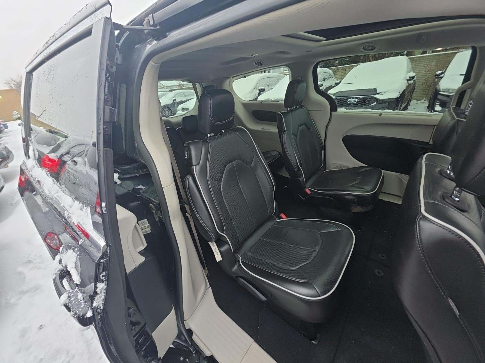 2024 Chrysler Pacifica Limited FWD