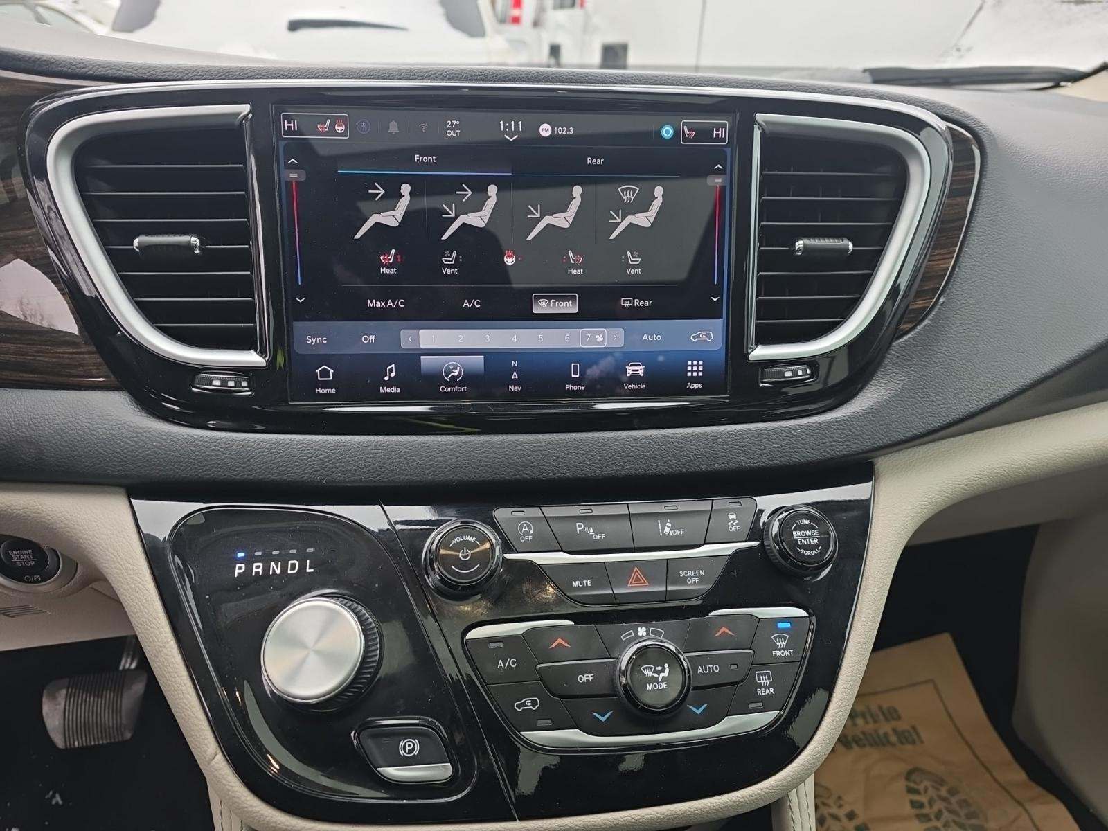 2024 Chrysler Pacifica Limited FWD