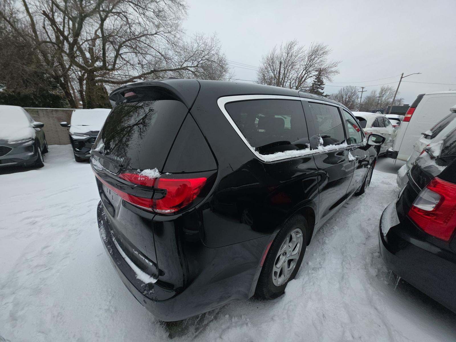 2024 Chrysler Pacifica Limited FWD