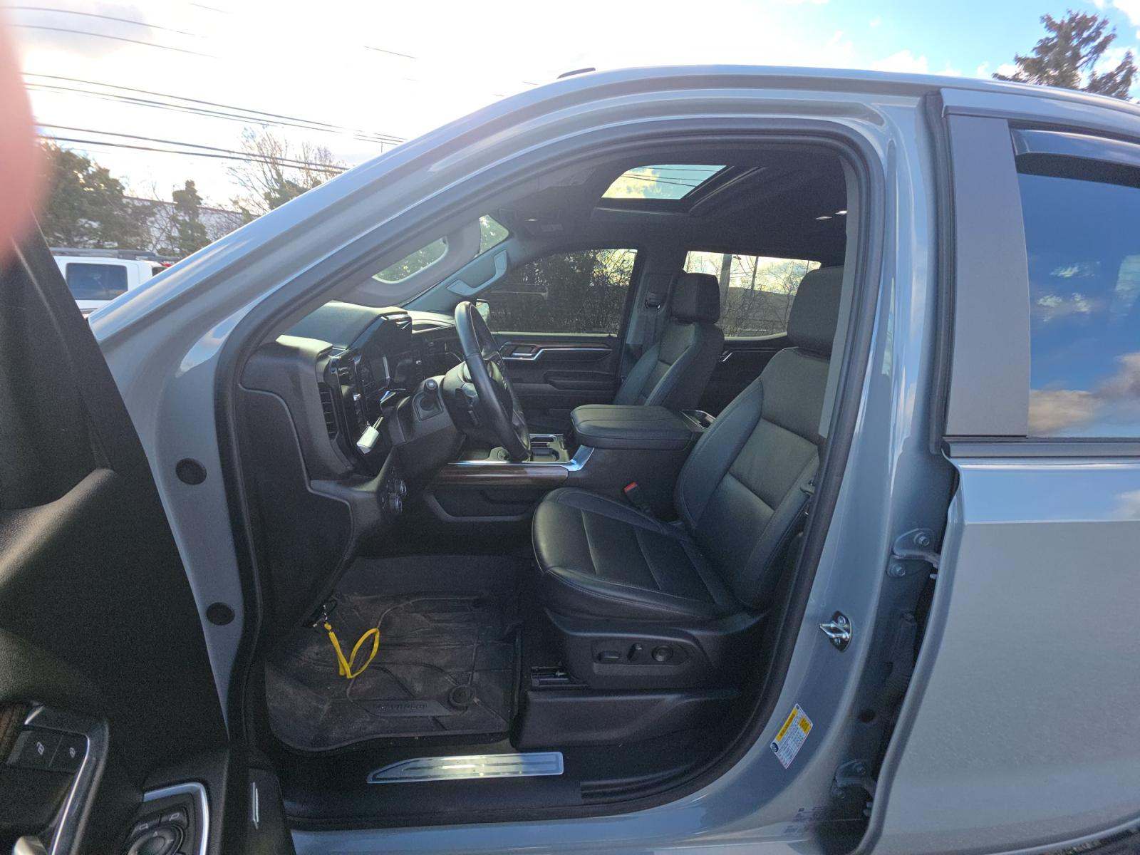 2024 Chevrolet Silverado 1500 RST AWD