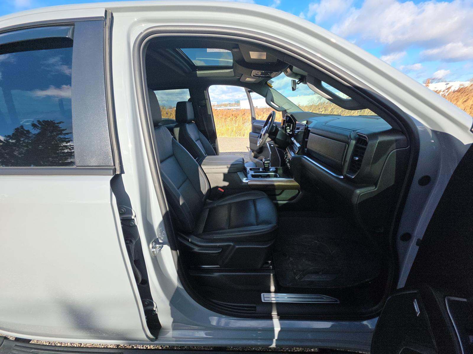 2024 Chevrolet Silverado 1500 RST AWD