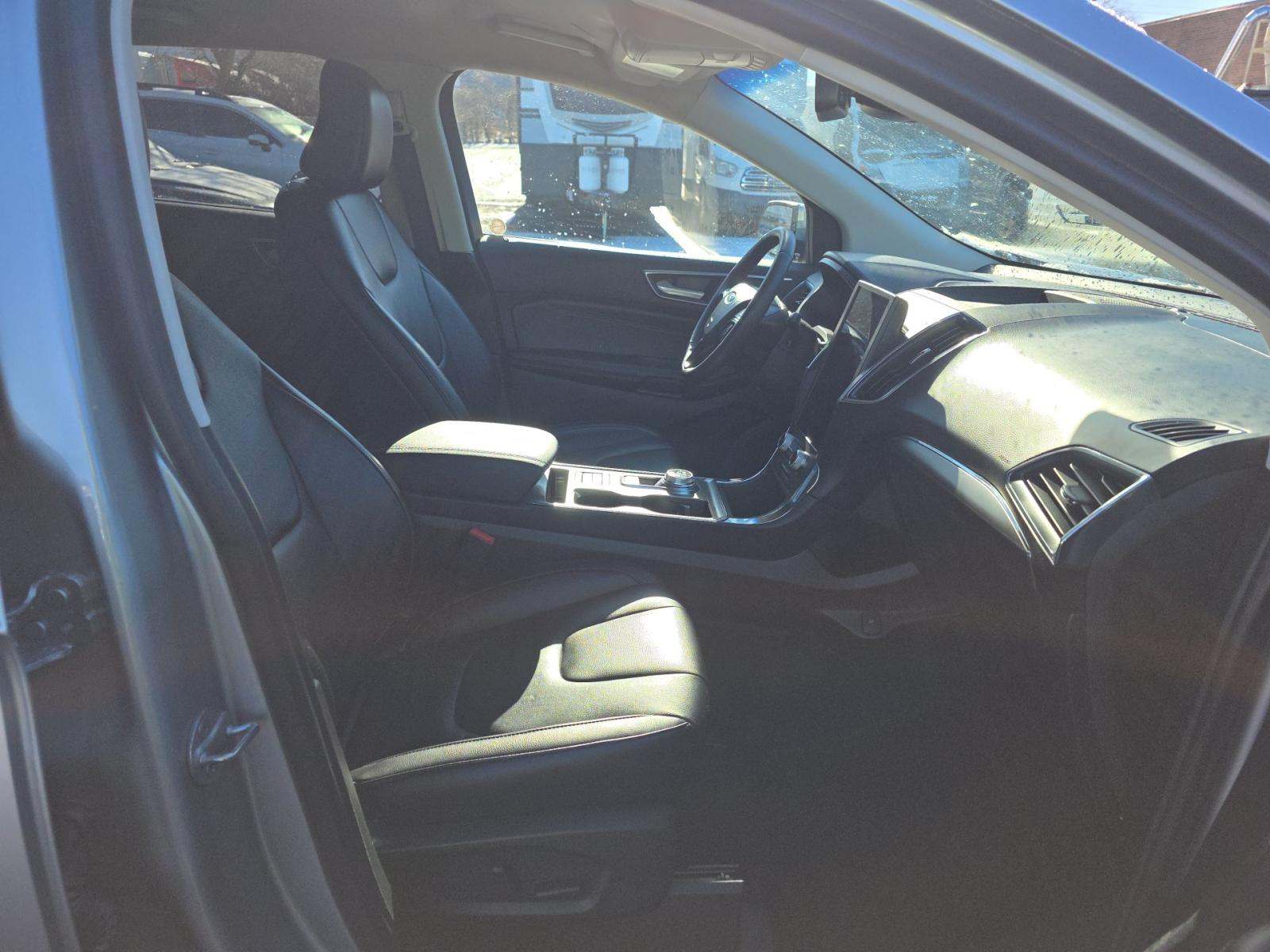 2022 Ford Edge Titanium AWD