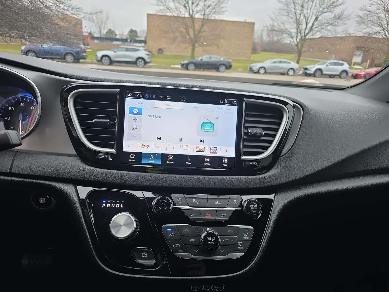 2025 Chrysler Pacifica Select FWD