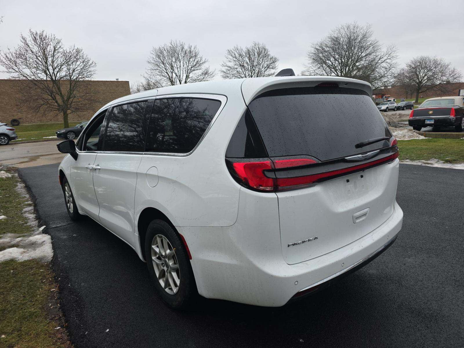 2025 Chrysler Pacifica Select FWD