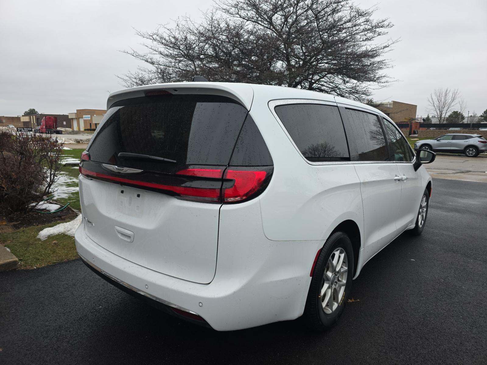 2025 Chrysler Pacifica Select FWD