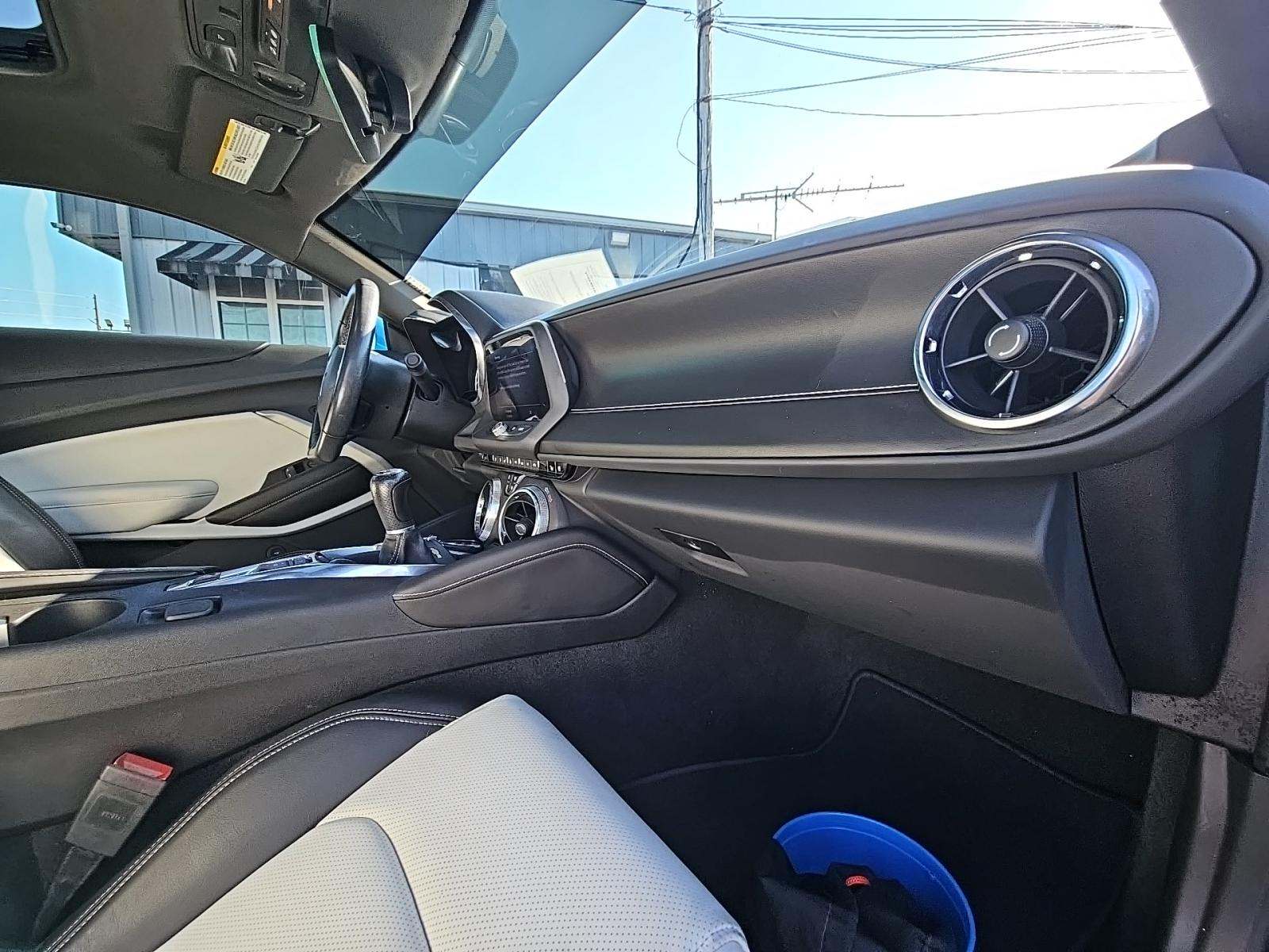 2022 Chevrolet Camaro 2LT RWD