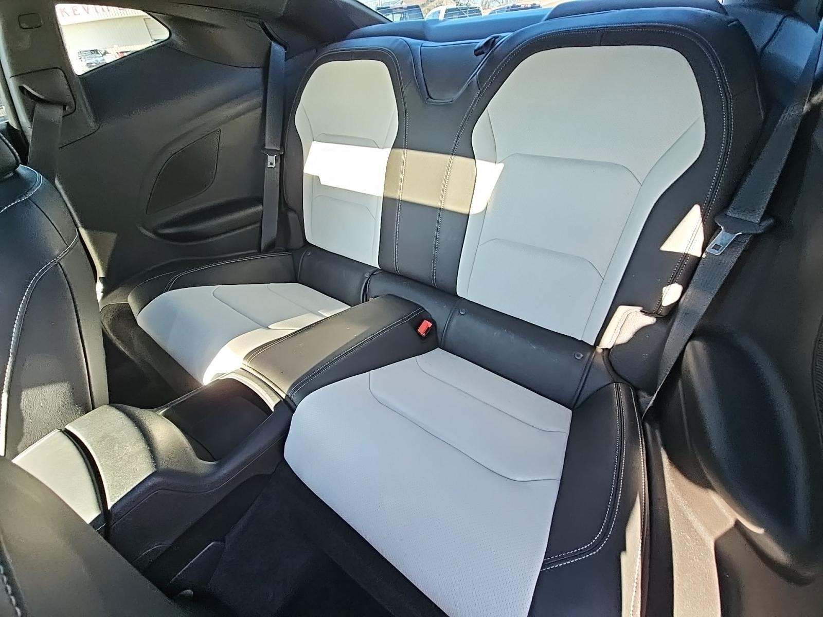 2022 Chevrolet Camaro 2LT RWD