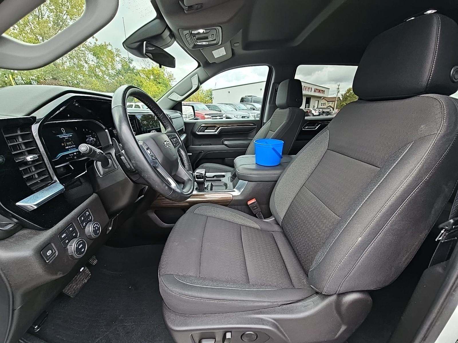 2024 Chevrolet Silverado 1500 RST AWD