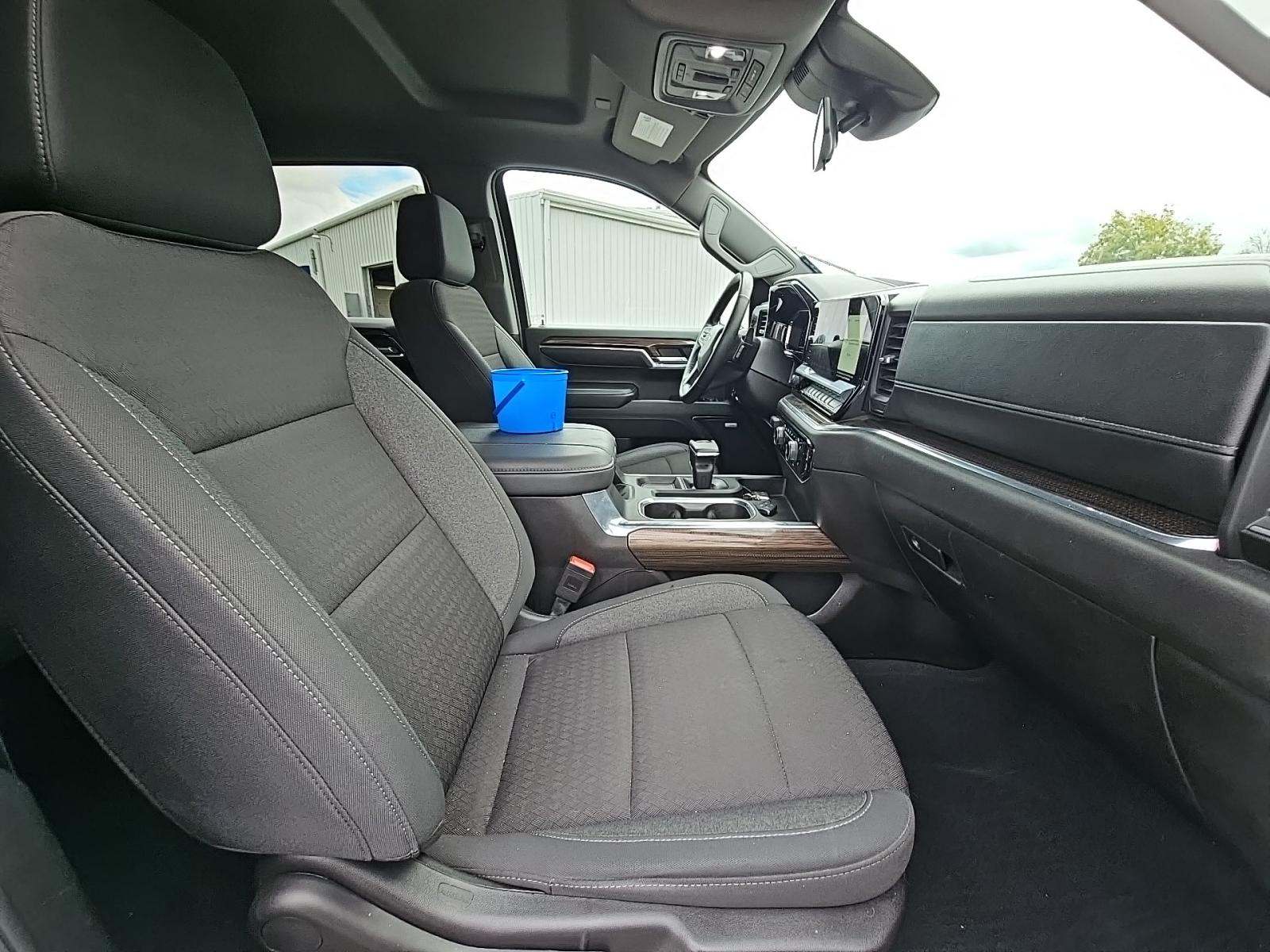 2024 Chevrolet Silverado 1500 RST AWD