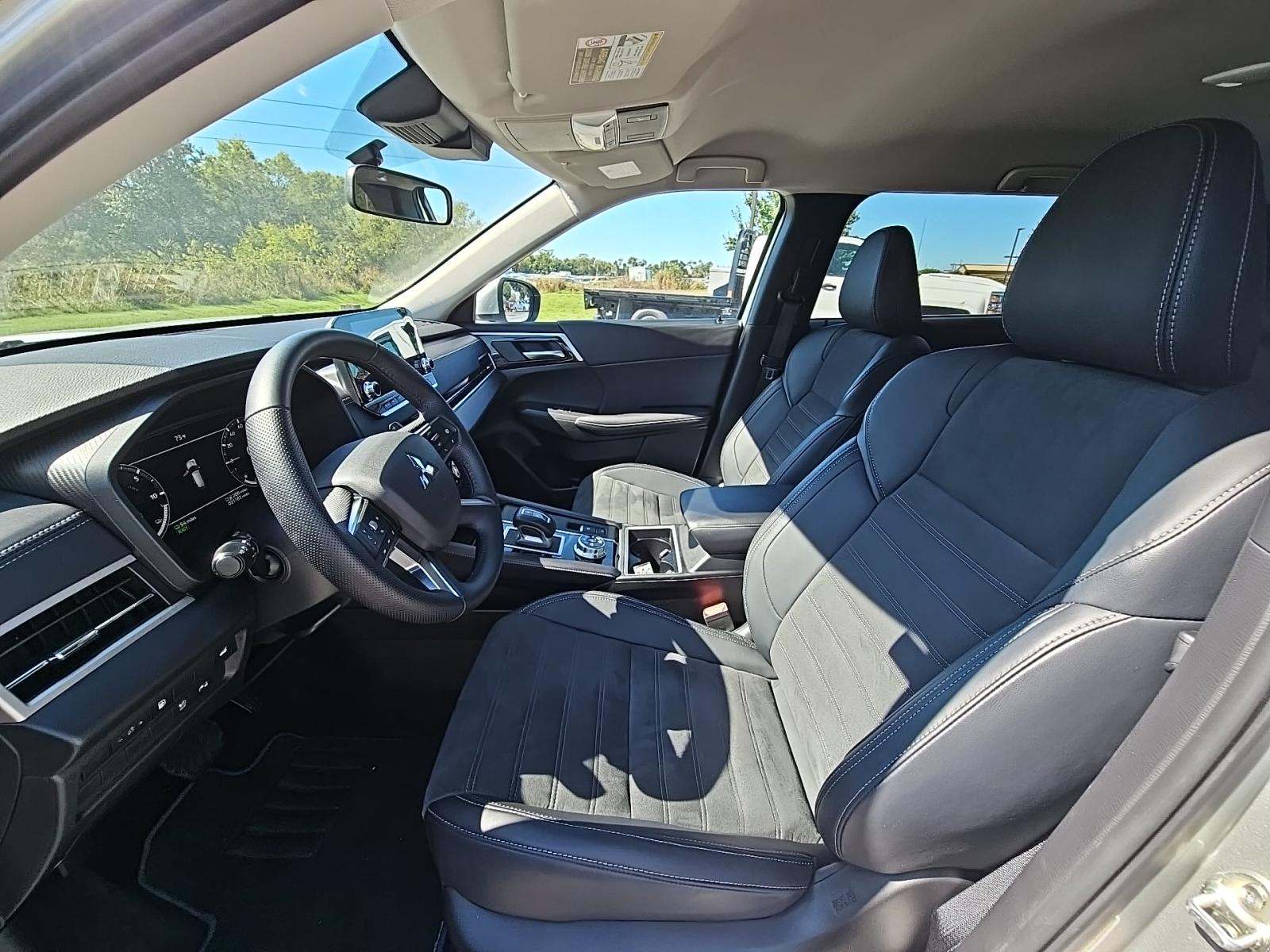 2024 Mitsubishi Outlander PHEV SE AWD