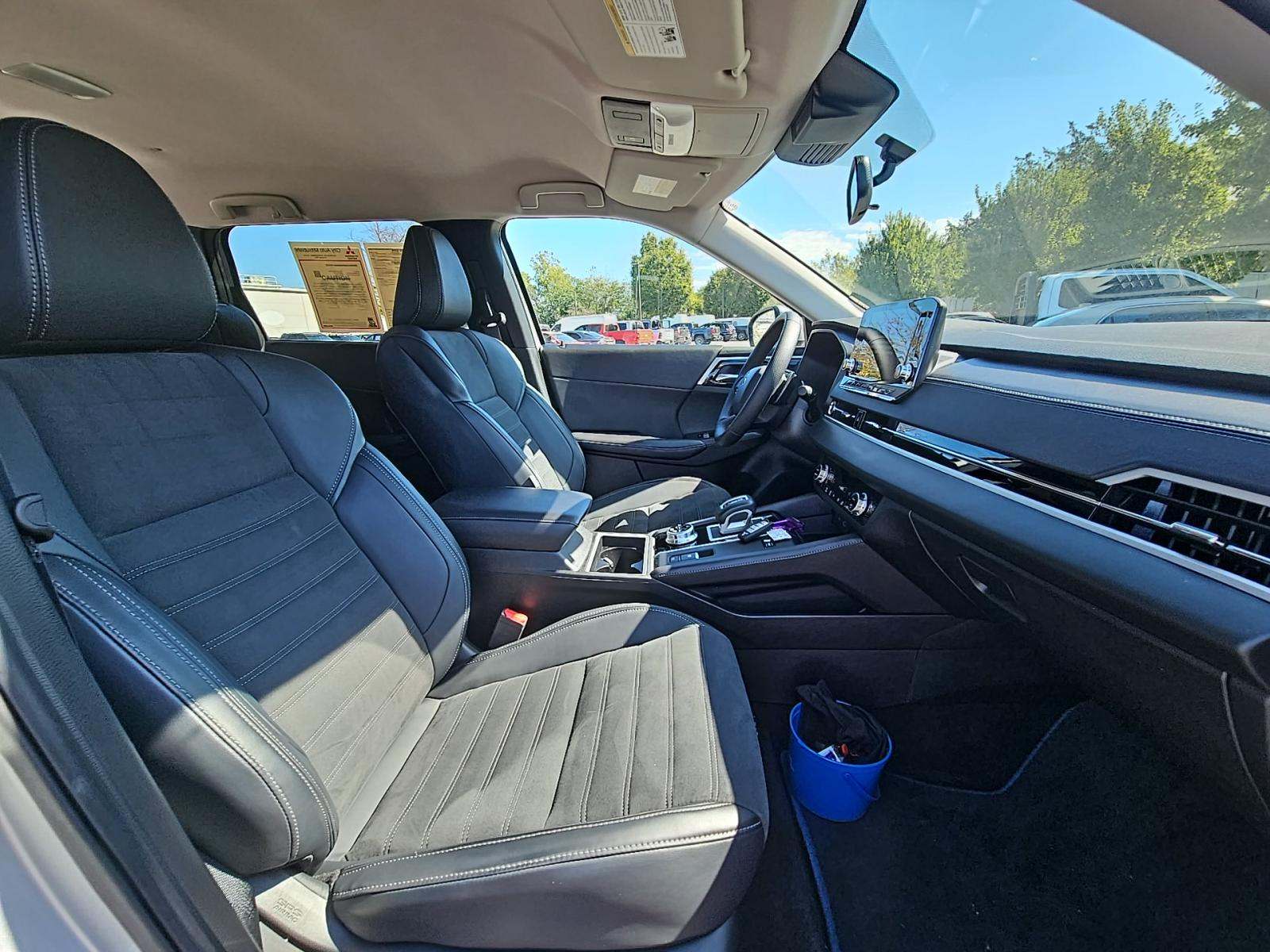 2024 Mitsubishi Outlander PHEV SE AWD