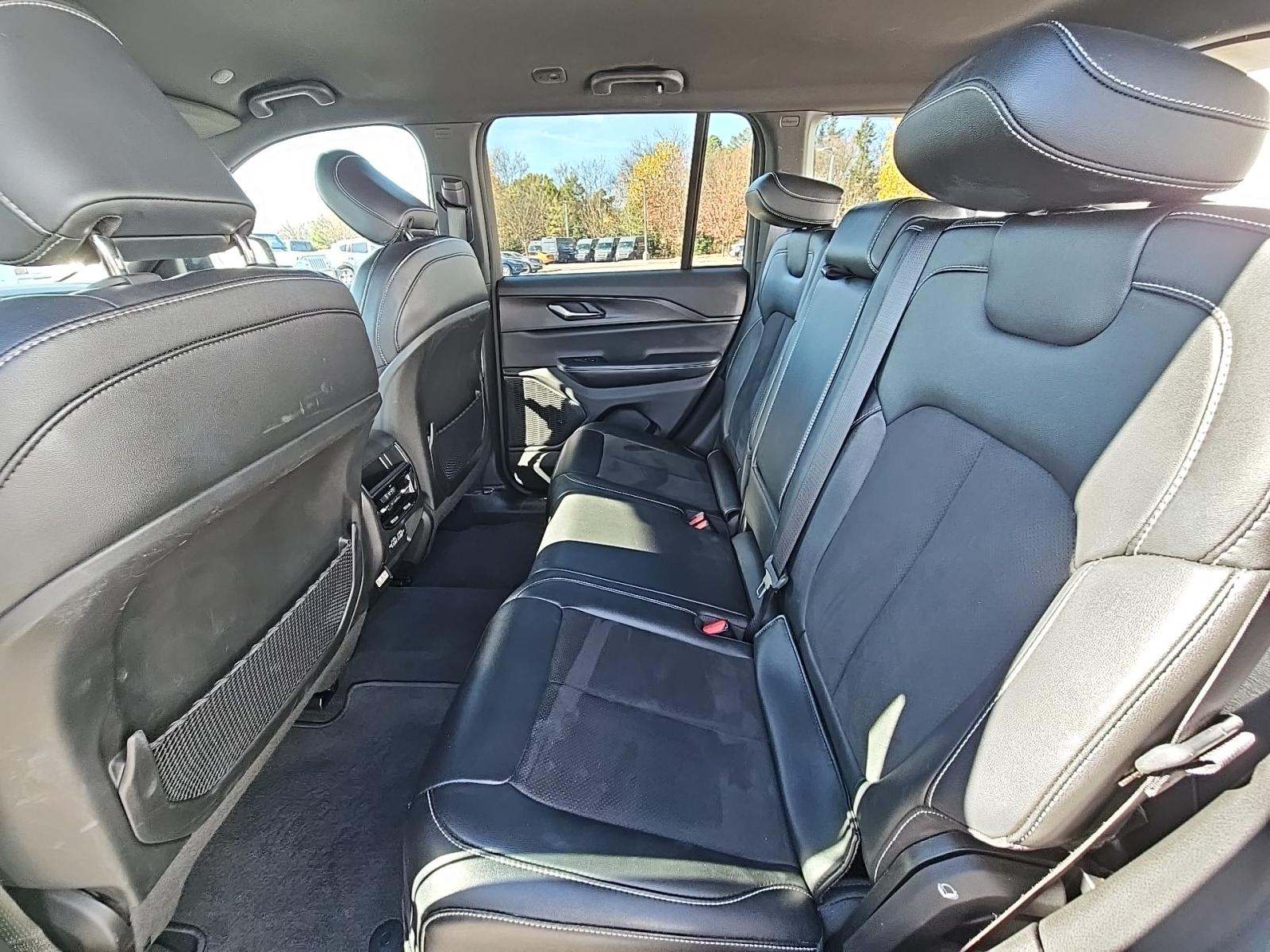 2024 Jeep Grand Cherokee Altitude AWD