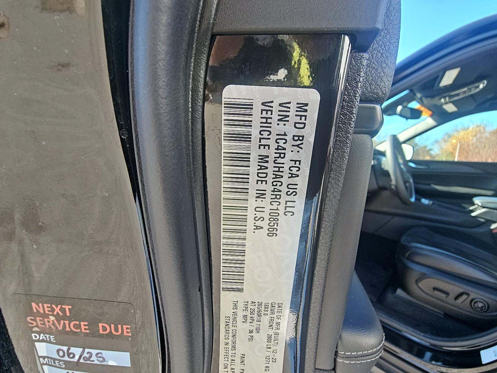 2024 Jeep Grand Cherokee Altitude AWD