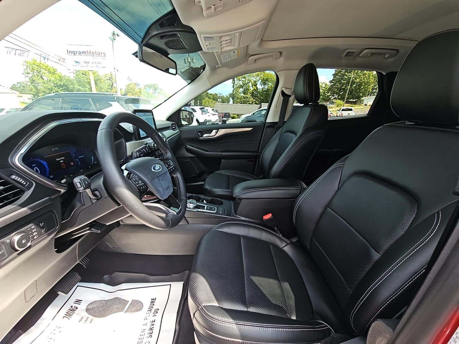 2022 Ford Escape Titanium AWD