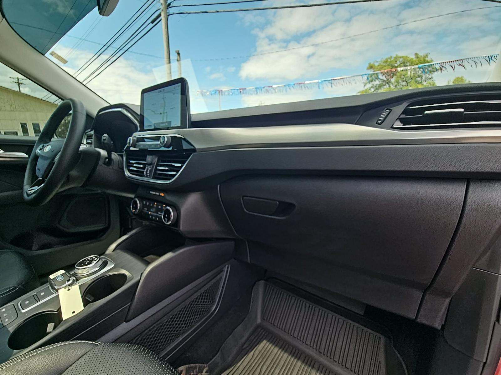 2022 Ford Escape Titanium AWD