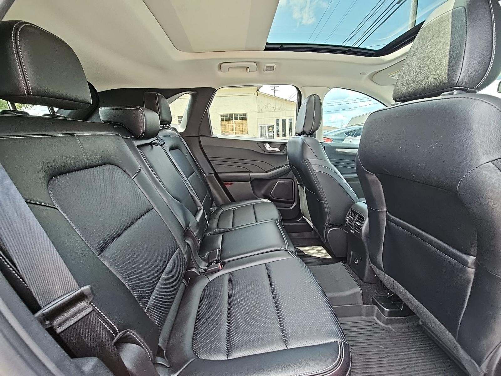 2022 Ford Escape Titanium AWD