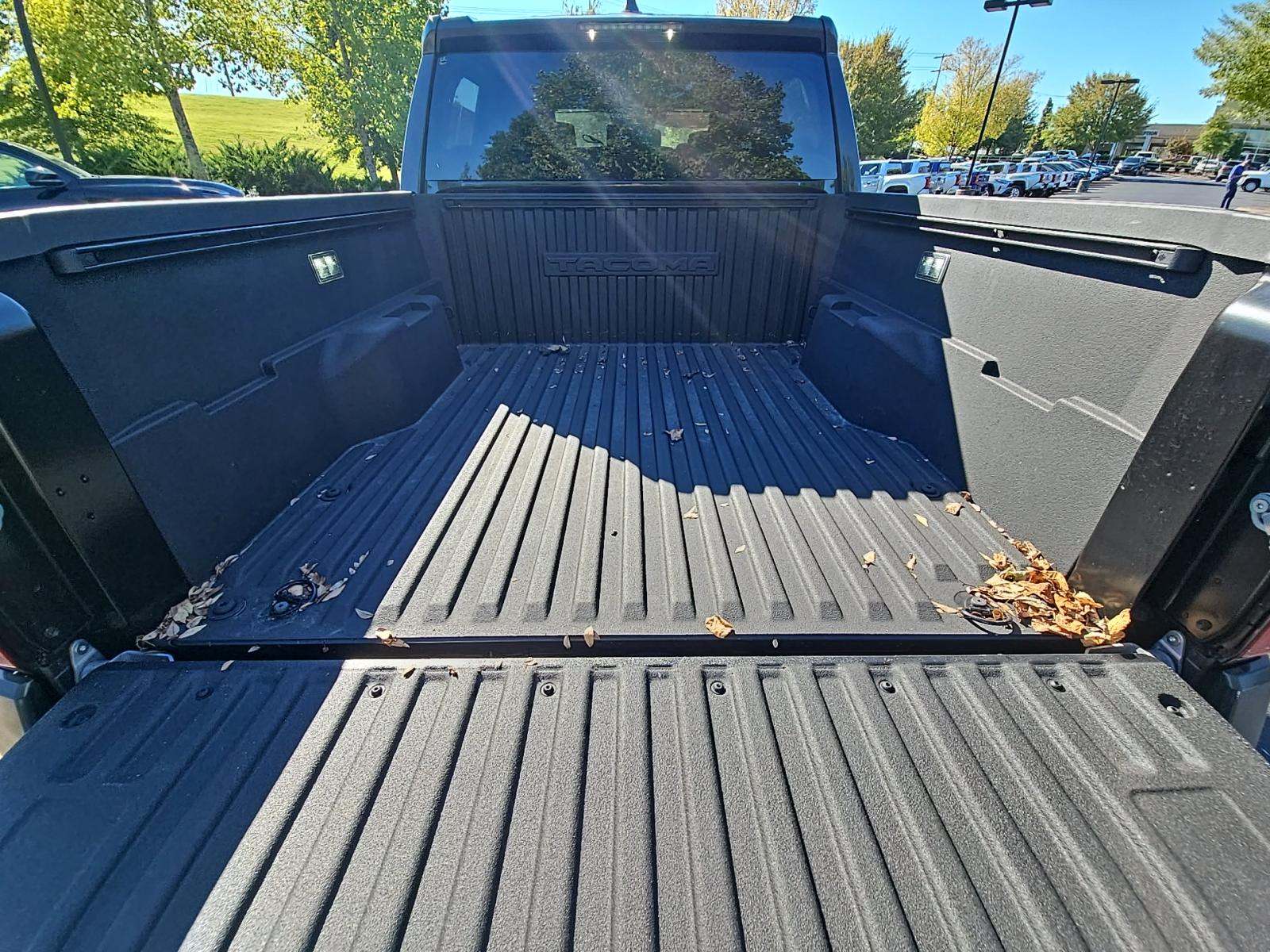 2025 Toyota Tacoma SR5 AWD