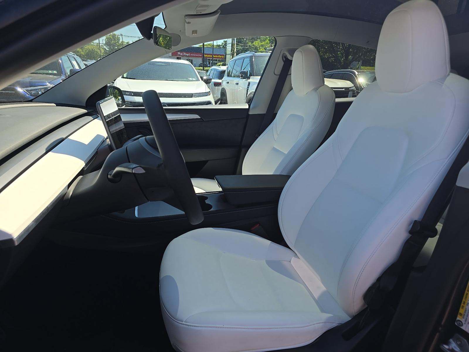 TESLA MODEL Y - 2