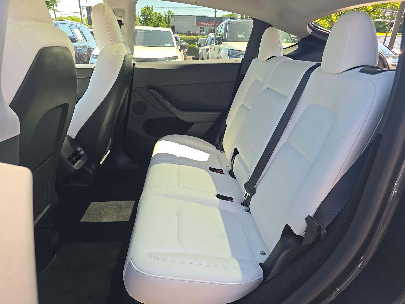 TESLA MODEL Y - 9