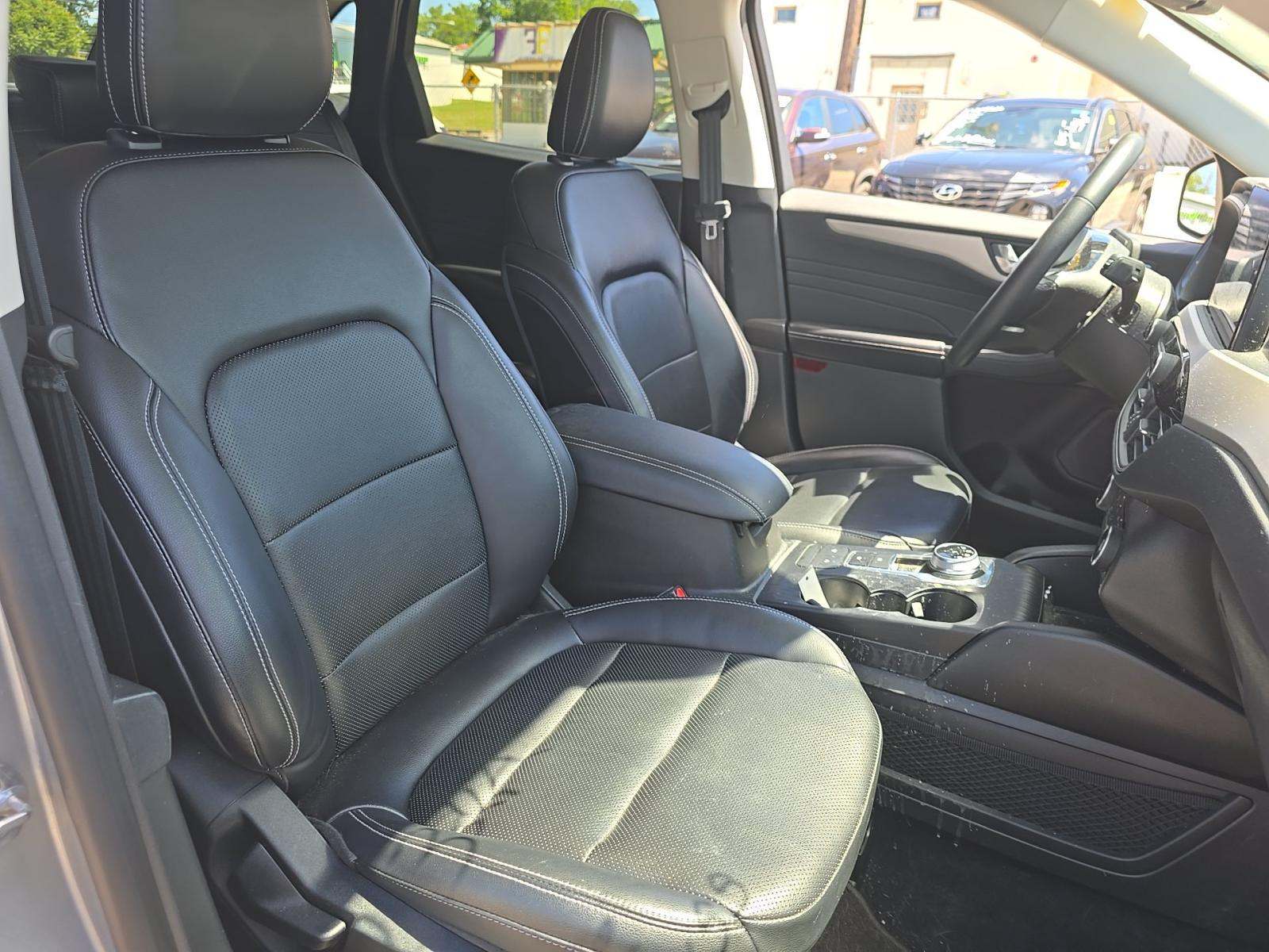 2022 Ford Escape SEL AWD