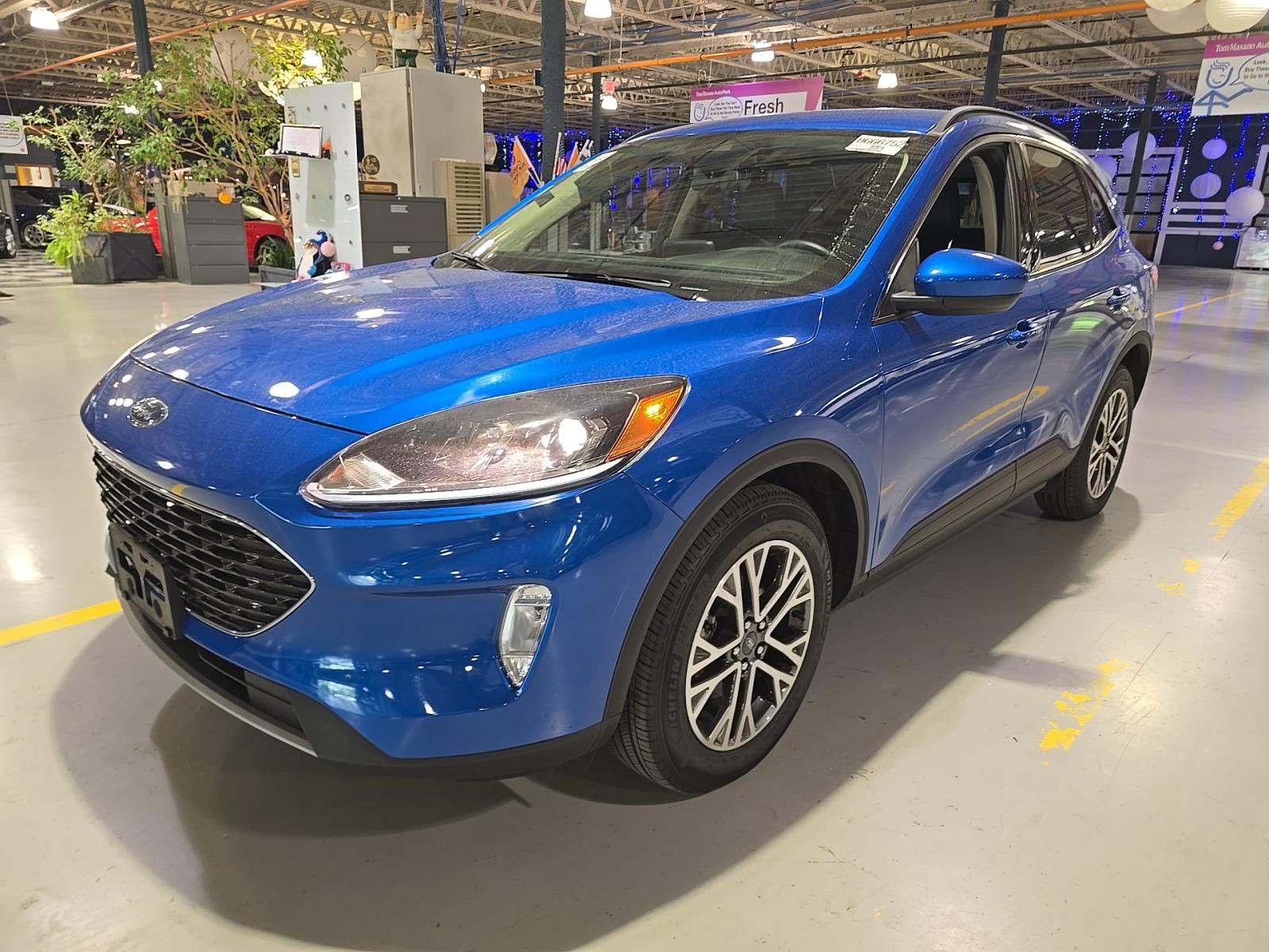 FORD ESCAPE - 1