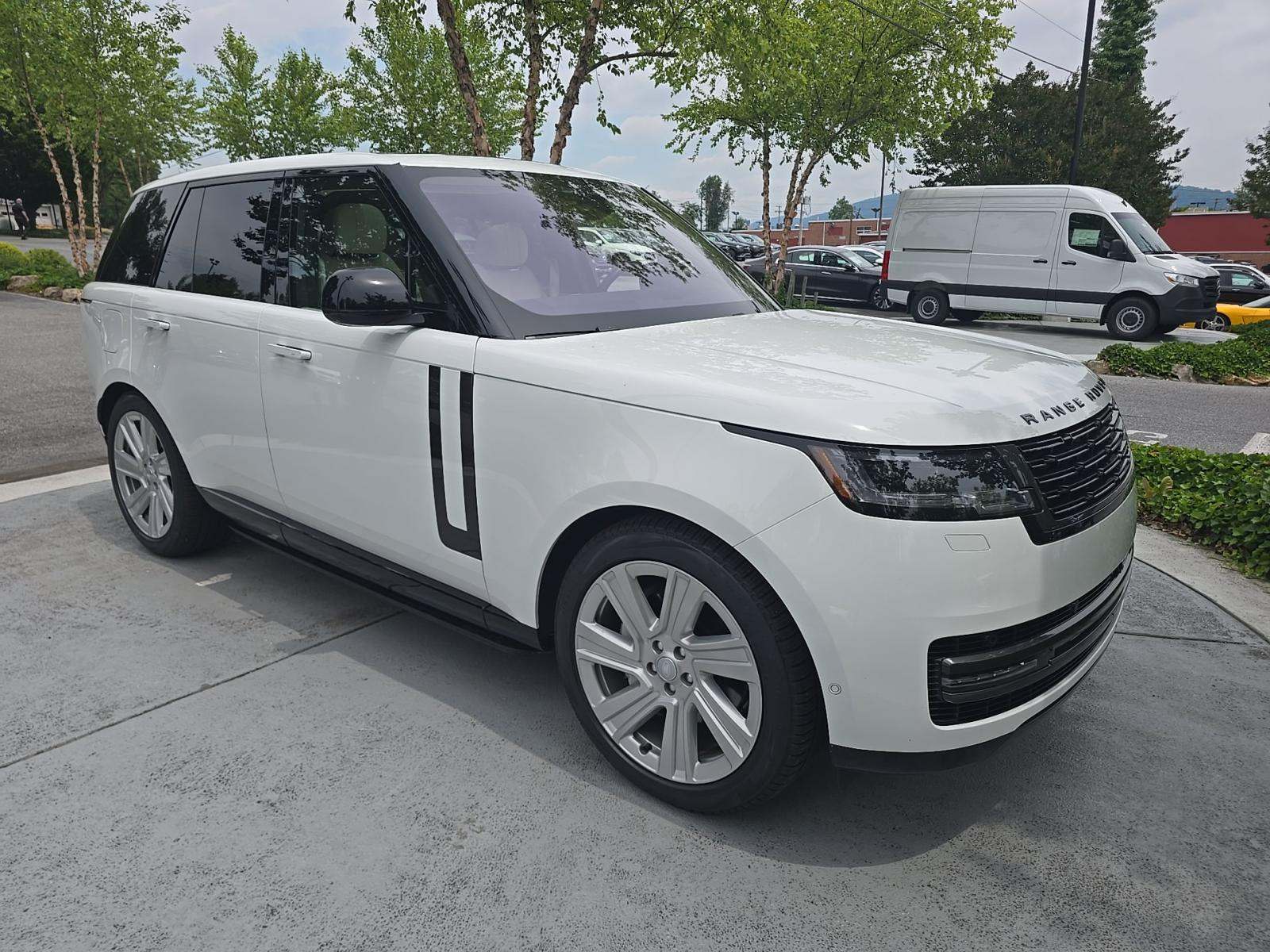 2023 Land Rover Range Rover SE AWD