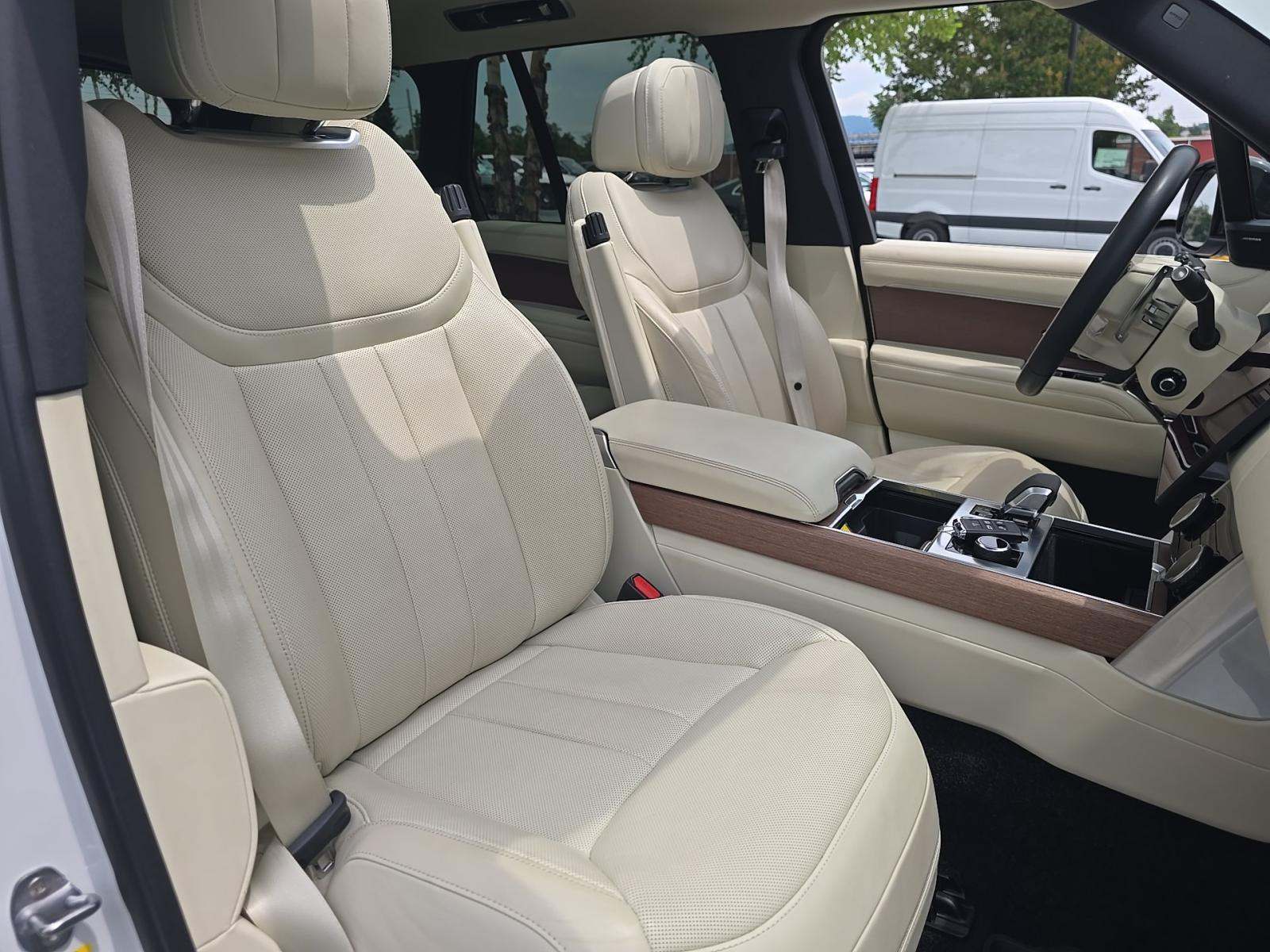 2023 Land Rover Range Rover SE AWD
