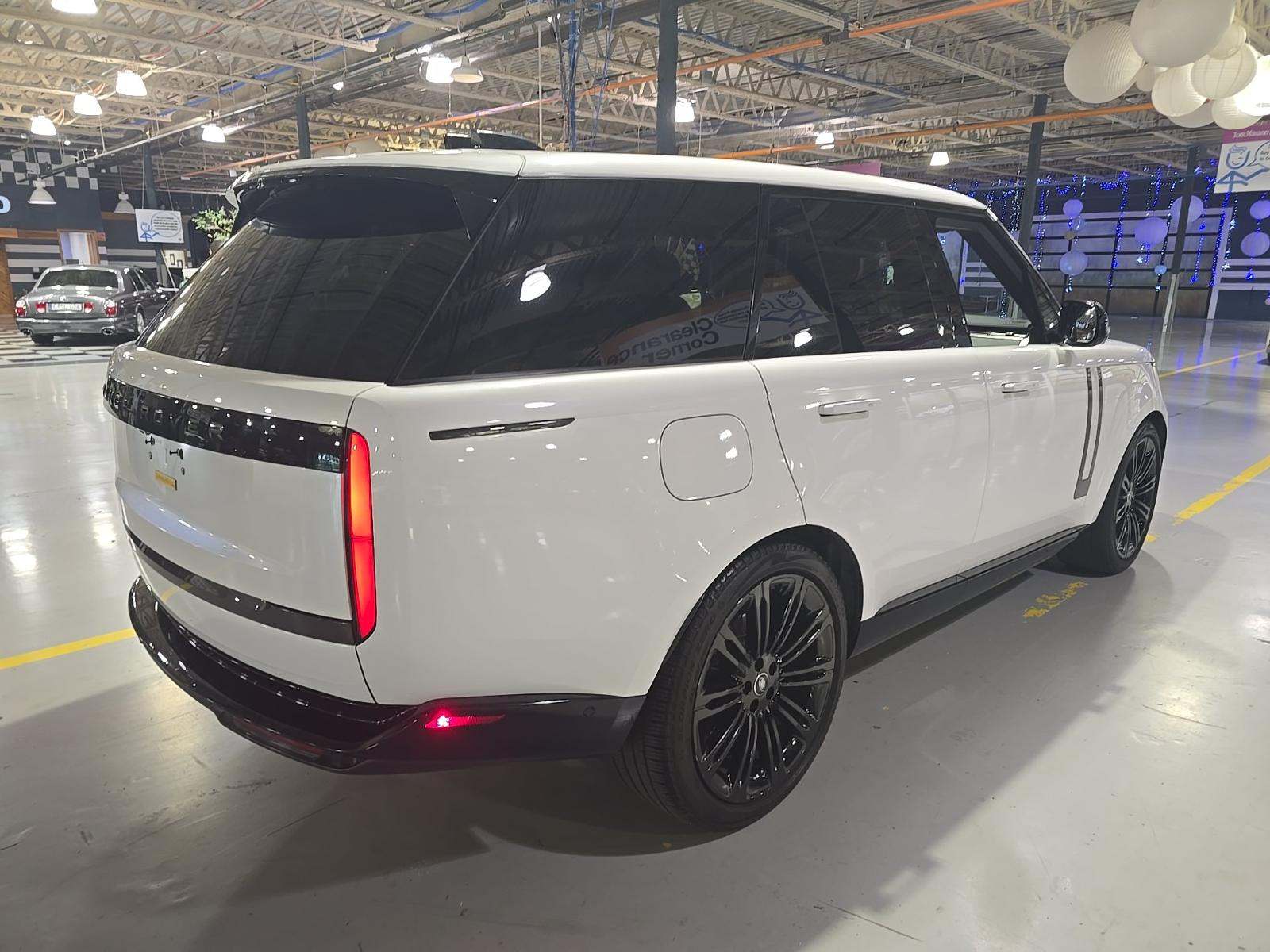 2024 Land Rover Range Rover SE AWD