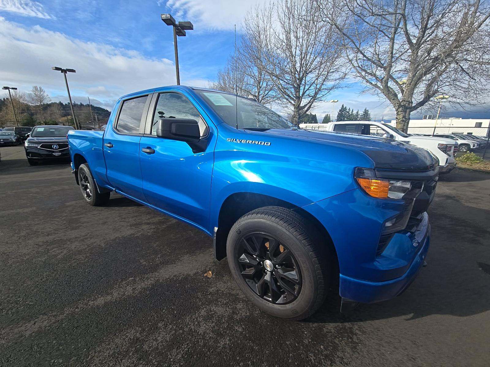 2023 Chevrolet Silverado 1500 Custom AWD