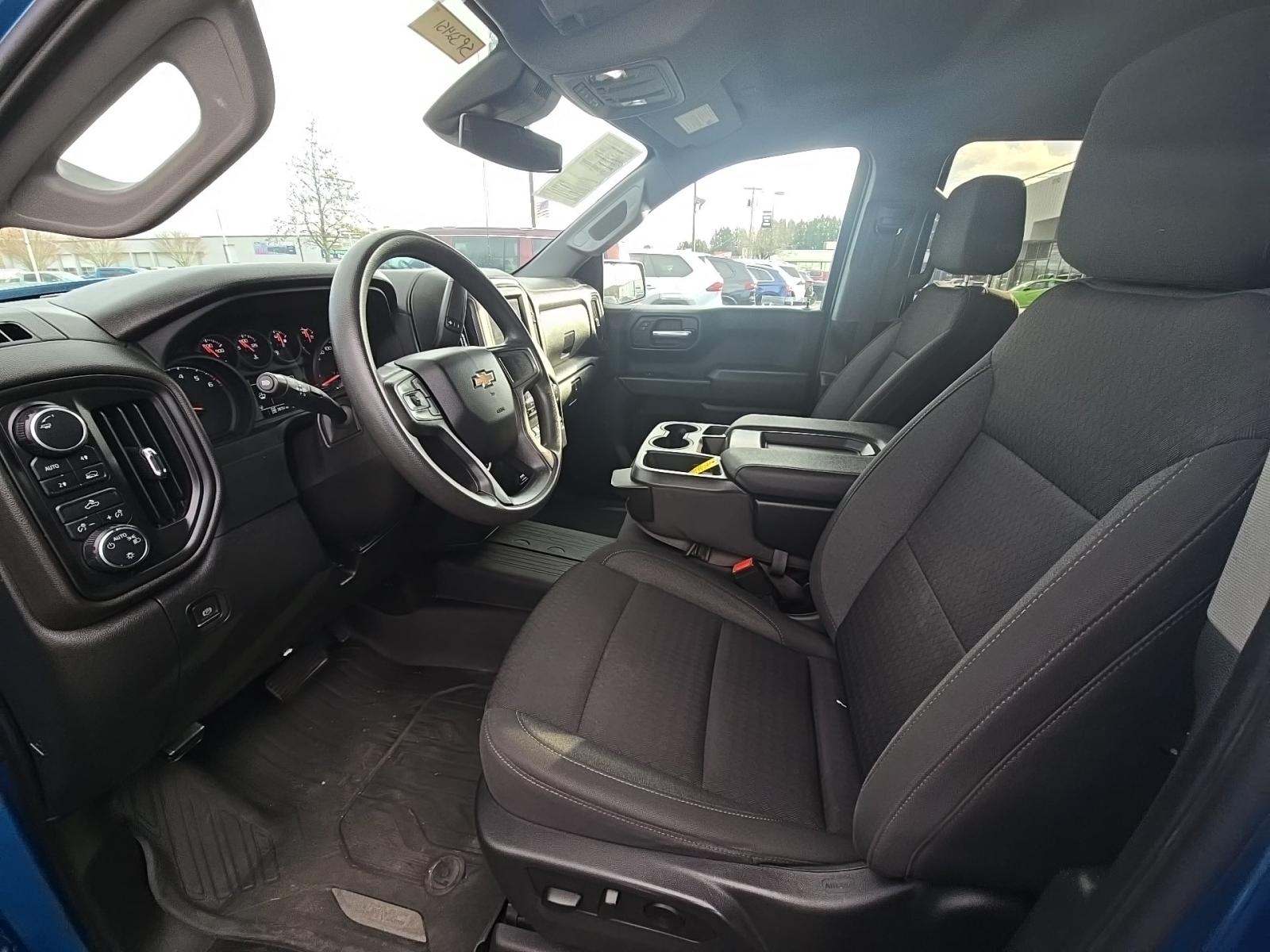 2023 Chevrolet Silverado 1500 Custom AWD