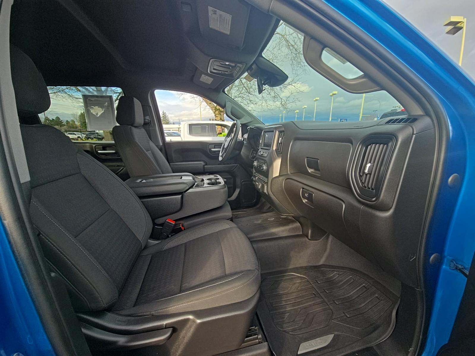 2023 Chevrolet Silverado 1500 Custom AWD