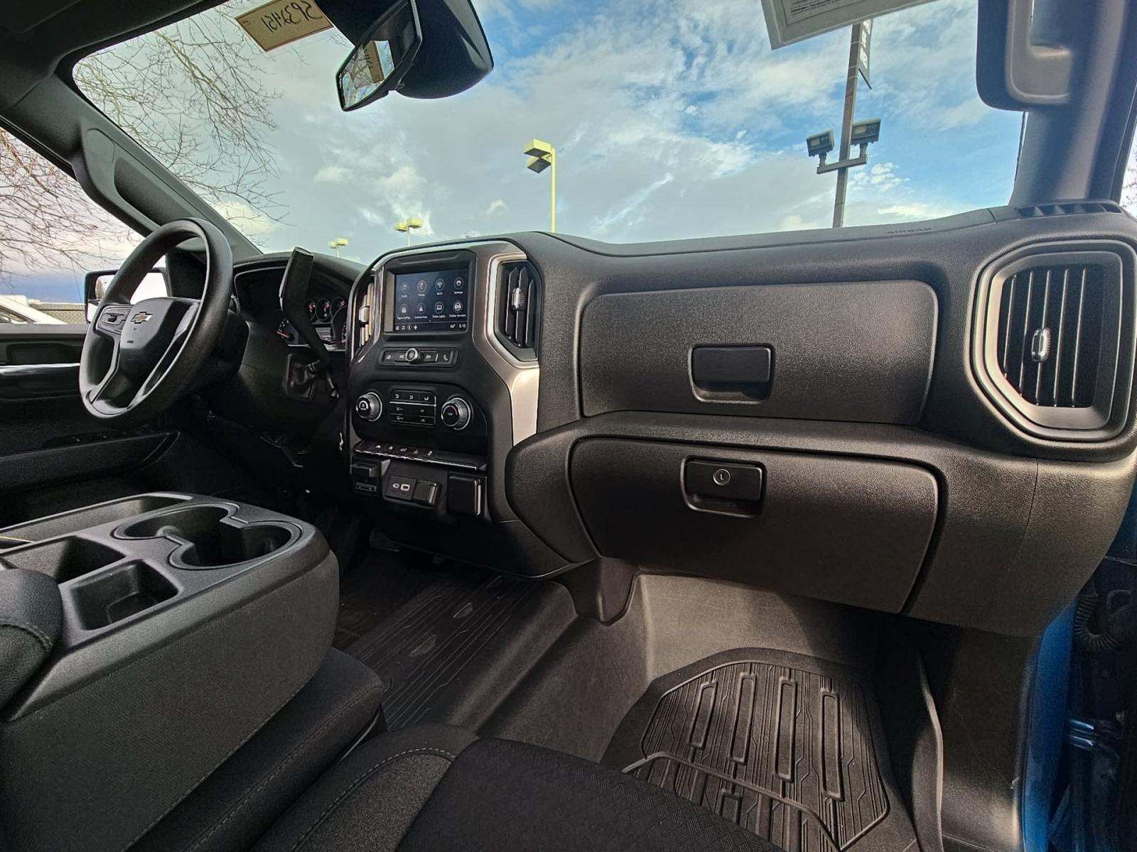 2023 Chevrolet Silverado 1500 Custom AWD