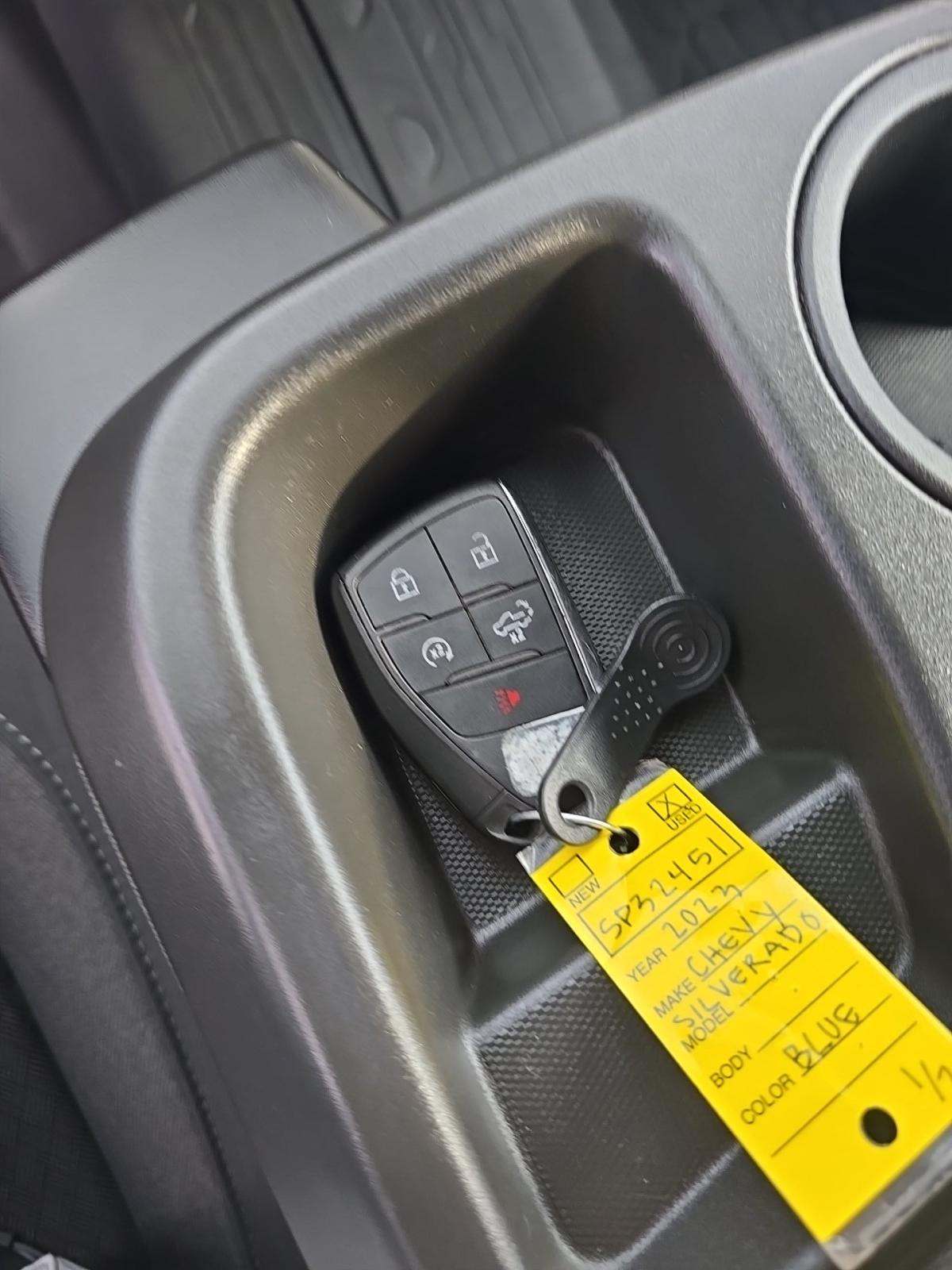 2023 Chevrolet Silverado 1500 Custom AWD